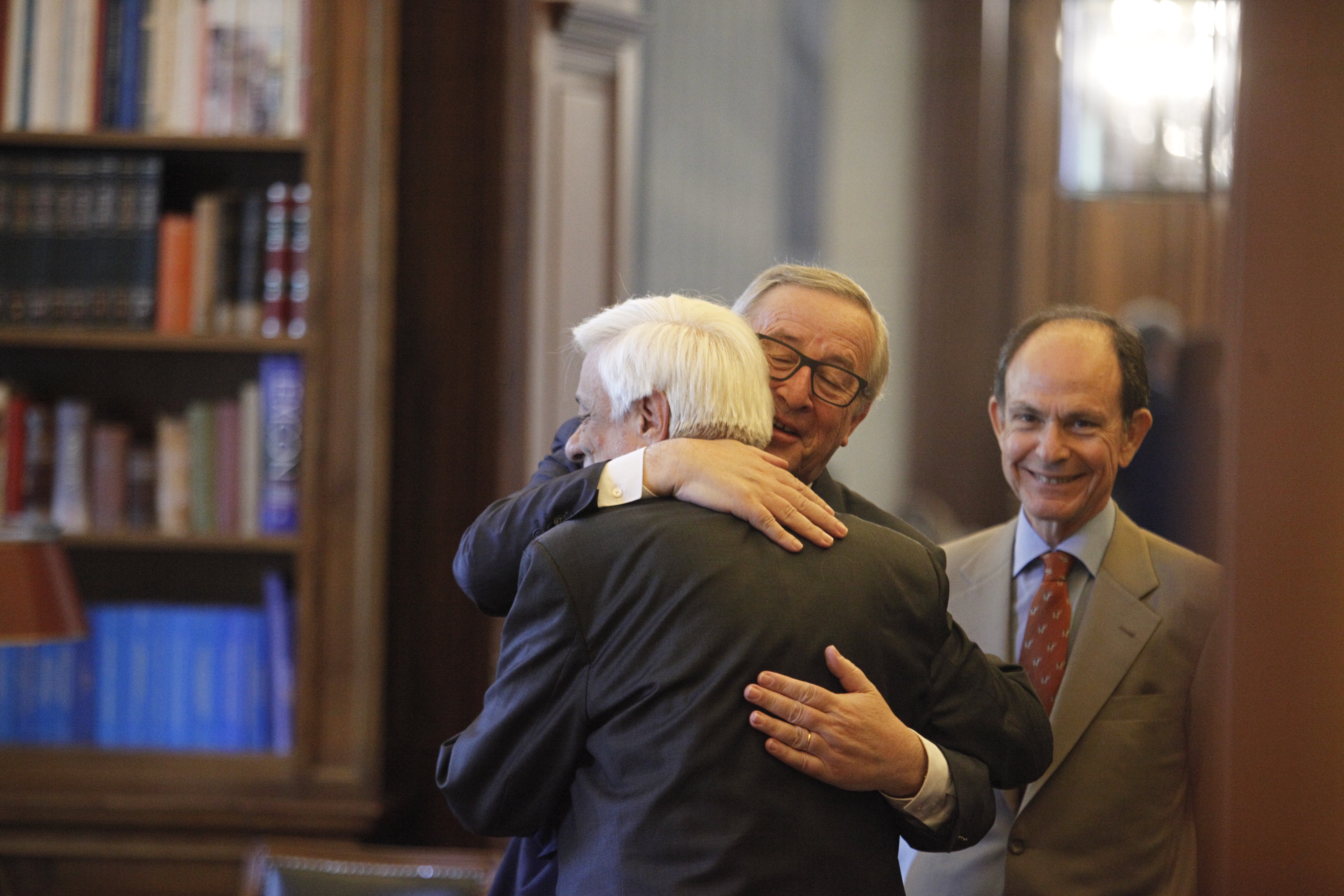 Συνάντηση Παυλόπουλου – Γιούνκερ στο Προεδρικό