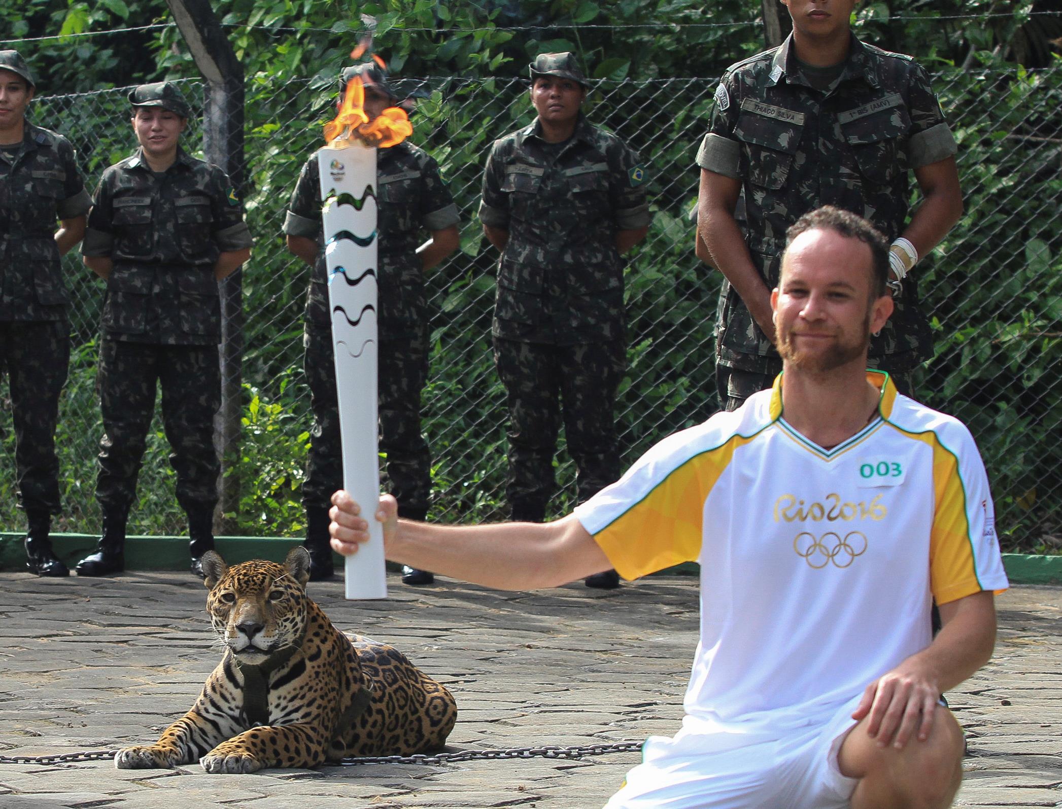 Ολυμπιακοί του Ρίο: Σκότωσαν τζάγκουαρ σε λαμπαδηδρομία