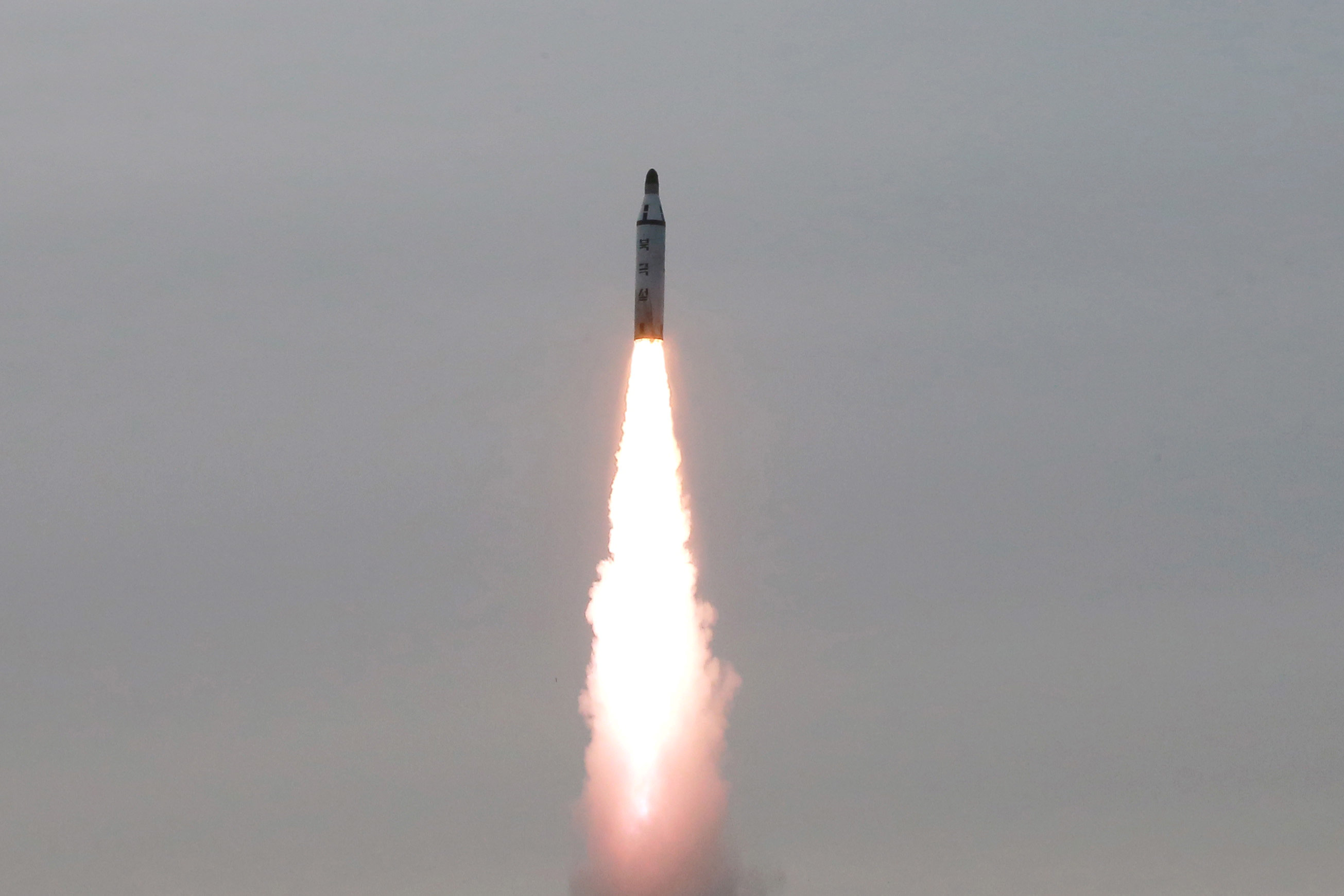 «Διπλή» εκτόξευση από τη Βόρειο Κορέα, έντονη αντίδραση Σεούλ και Τόκιο