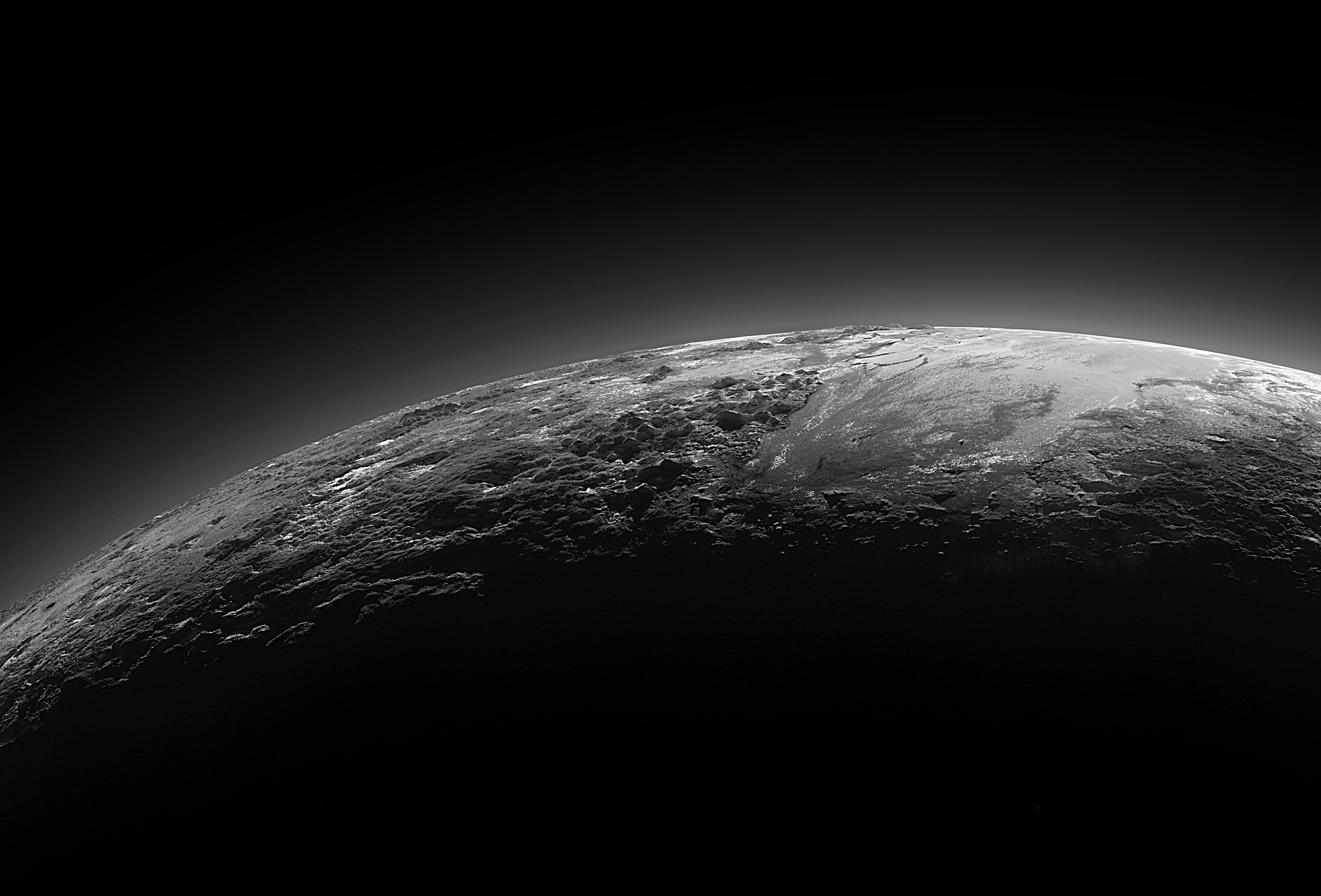 Υπόγειος ωκεανός ίσως κρύβεται στην καρδιά του Πλούτωνα