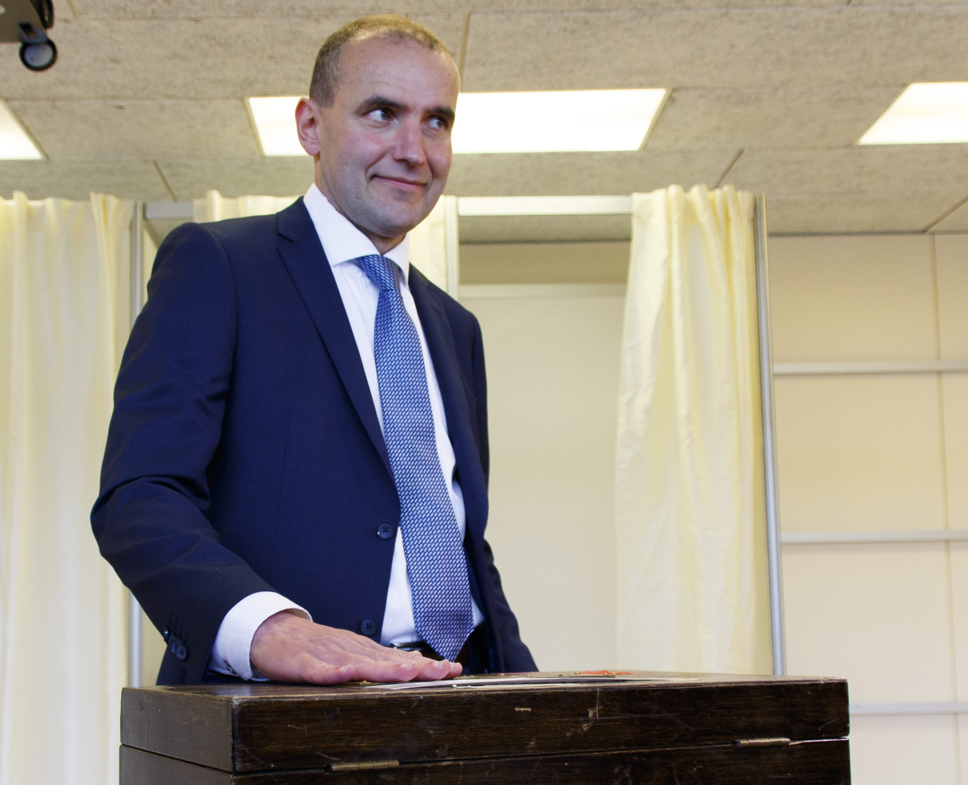 Νέος πρόεδρος της Ισλανδίας ο Γκούντνι Γιοχάνεσον