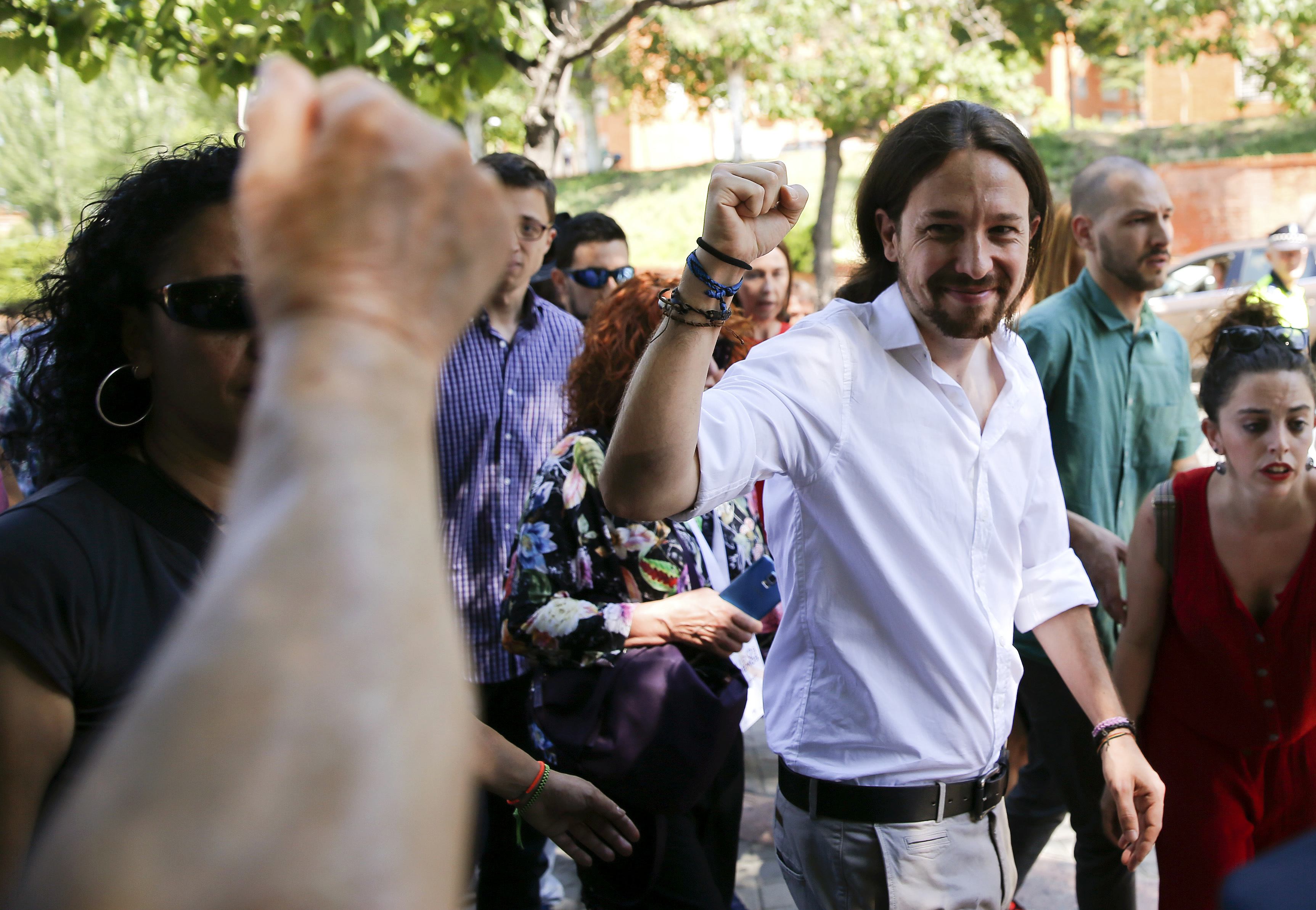 Exit polls: Δεύτεροι οι Podemos, νικητής αλλά χωρίς αυτοδυναμία ο Ραχόι