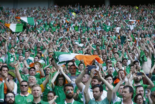 Το Παρίσι βραβεύει τους Ιρλανδούς οπαδούς