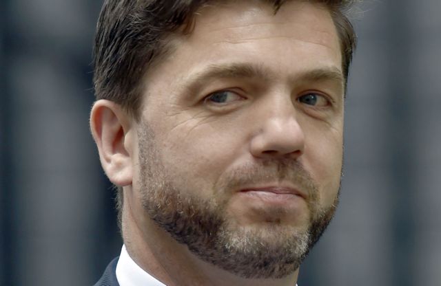 «Παρών» στην κούρσα διαδοχής Κάμερον ο ανερχόμενος αστέρας Στίβεν Κραμπ