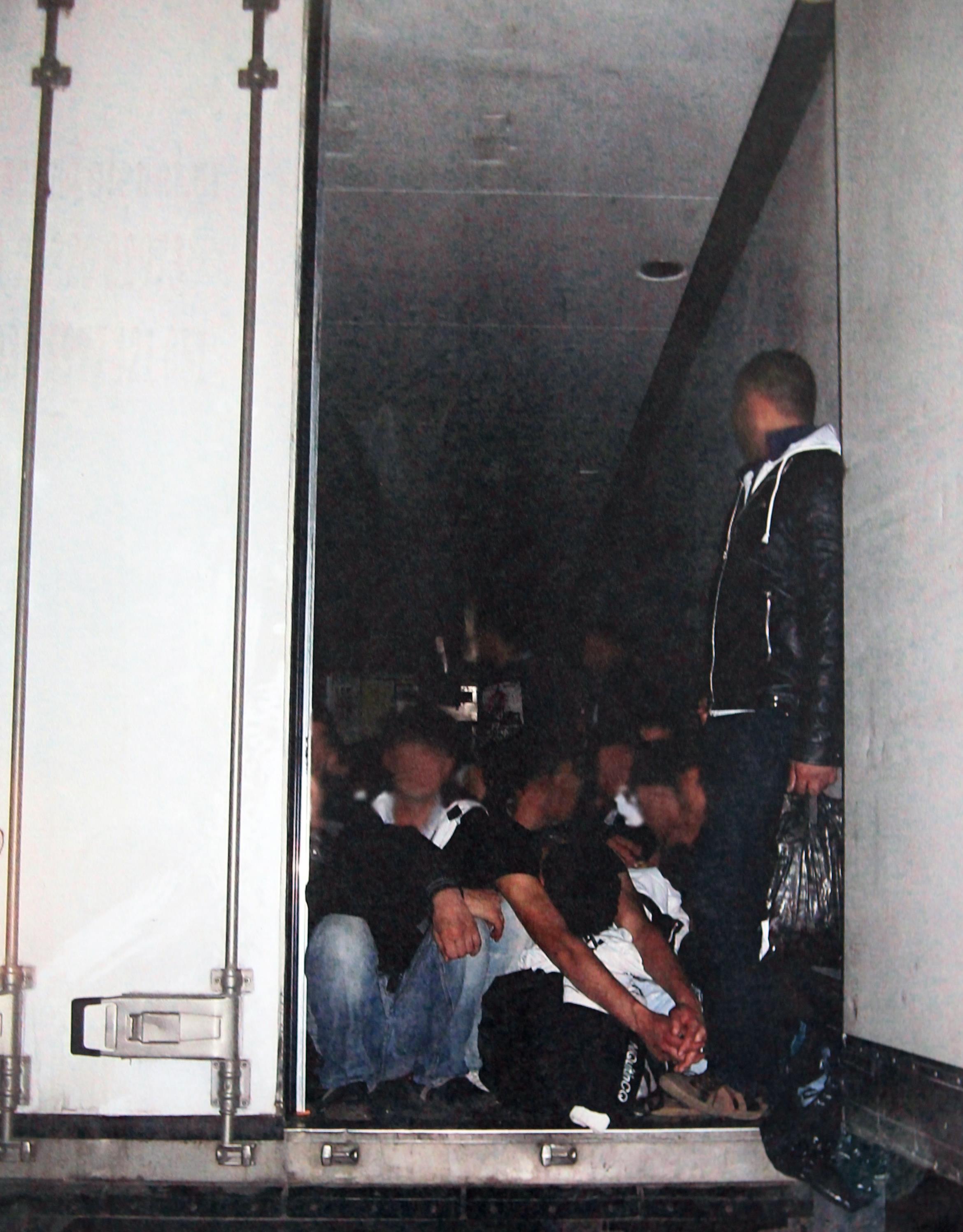 Σε φορτηγό-ψυγείο με προορισμό τη Σλοβενία είχαν κρυφτεί έξι ανήλικοι Αφγανοί