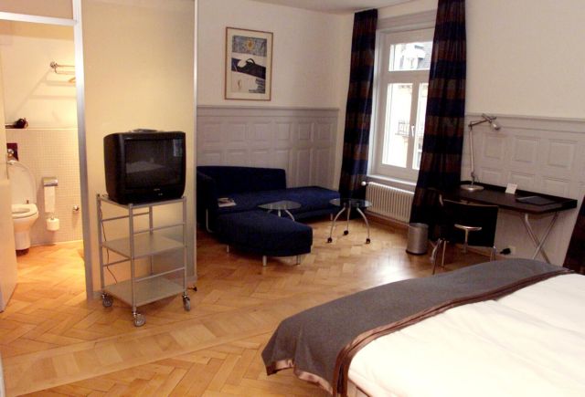 Πτώση για τον τομέα παροχής καταλύματος και εστίασης το α’ τρίμηνο 2016