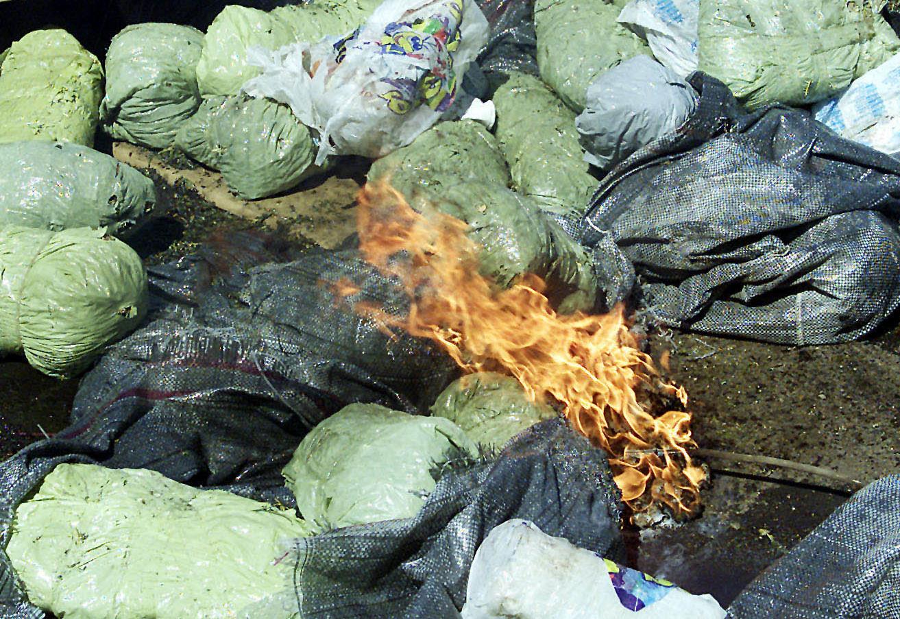 Στην πυρά 90 δέματα με ναρκωτικά που κατέσχεσε η Αστυνομία