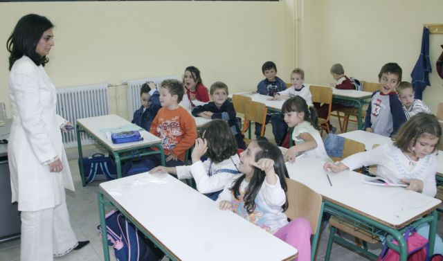 Αγώνας για να ανοίξουν τα σχολεία χωρίς κενά