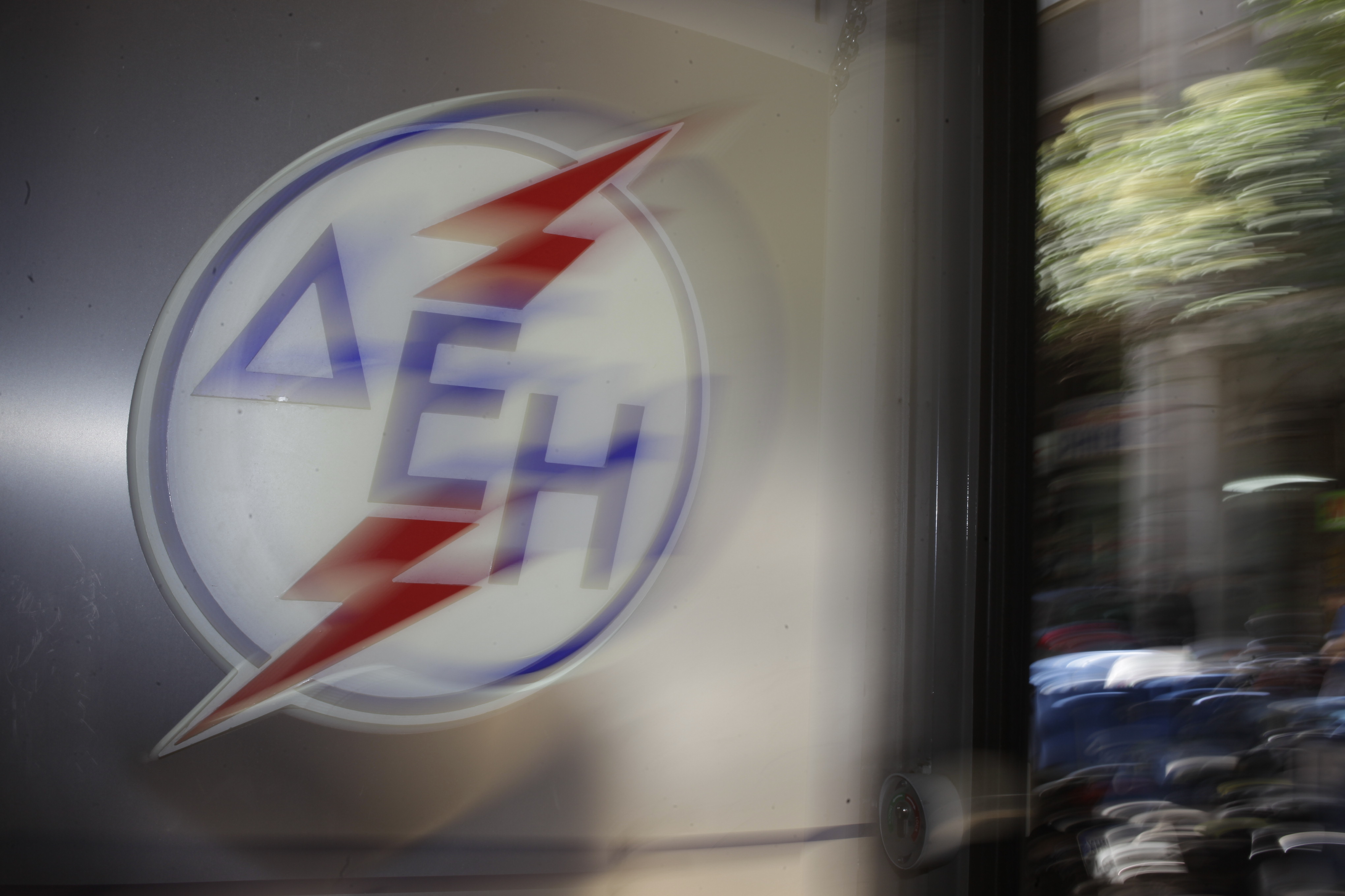 Εκτεταμένες διακοπές ρεύματος σε νότια προάστια της Αθήνας