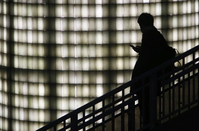 Cosmote: Επιστρέφει την αξία κλήσεων και sms μεταξύ Ελλάδας και Γαλλίας