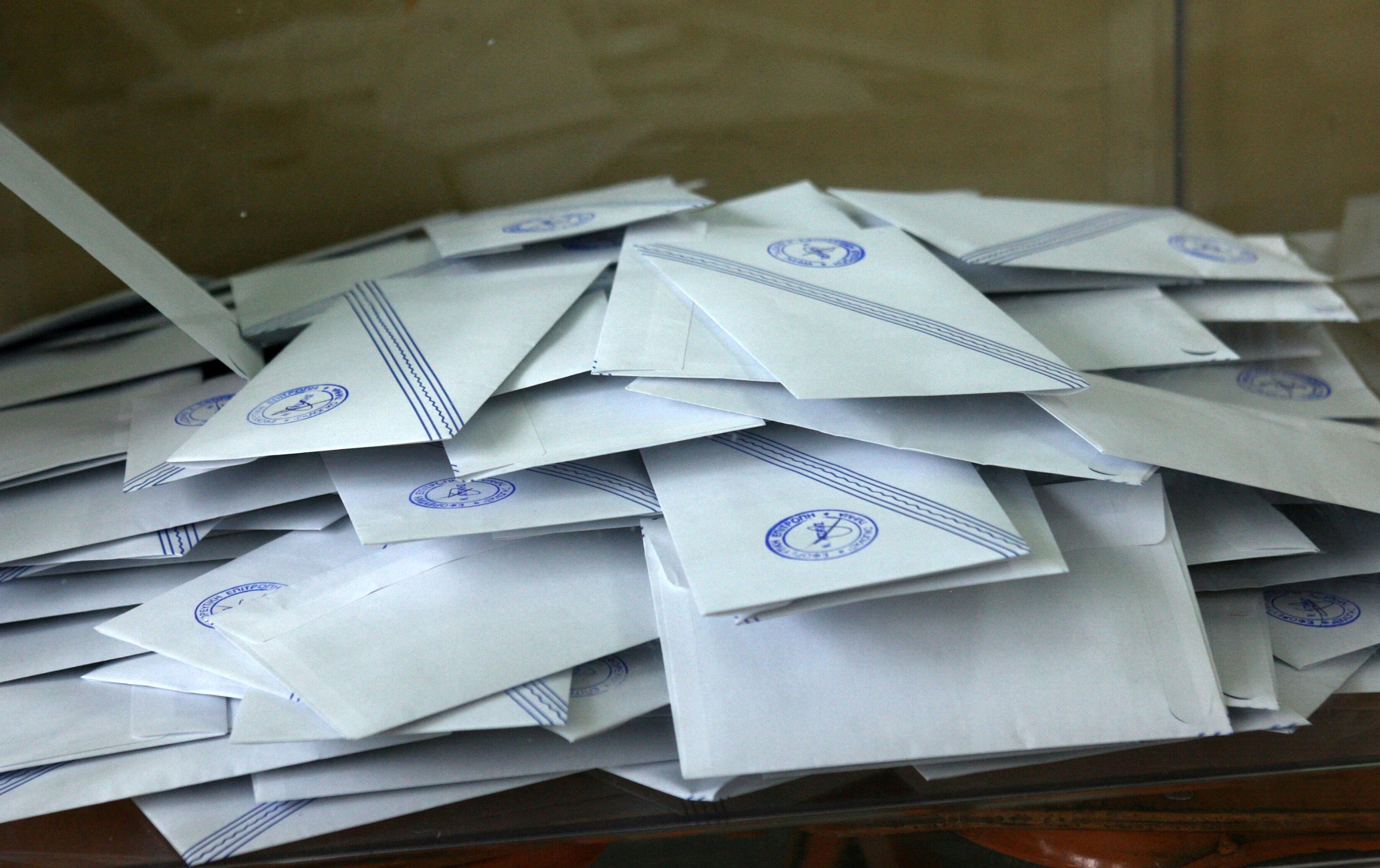 Αντιπαράθεση ΣΥΡΙΖΑ-ΝΔ για τον εκλογικό νόμο