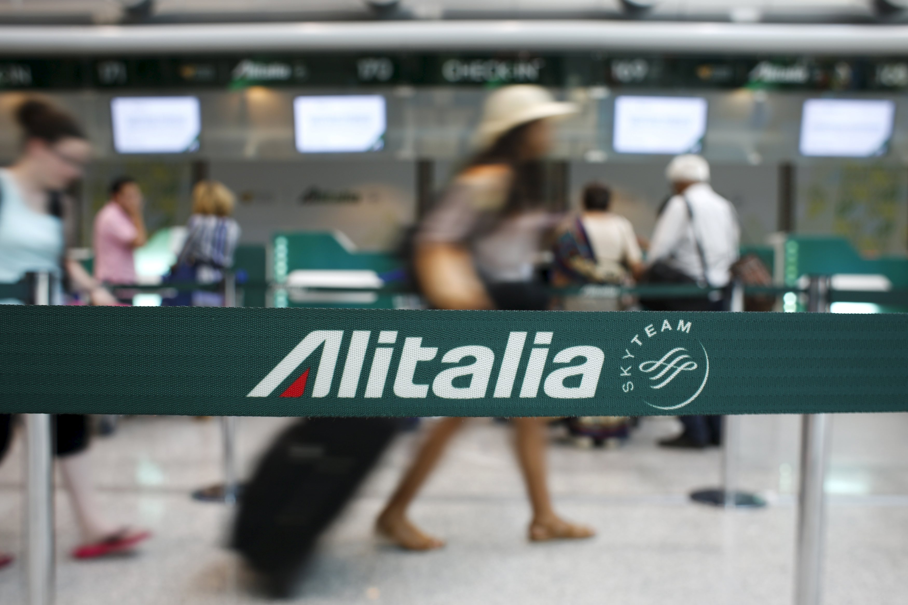 Απεργία την Τρίτη στην Alitalia, 142 πτήσεις ακυρώνονται