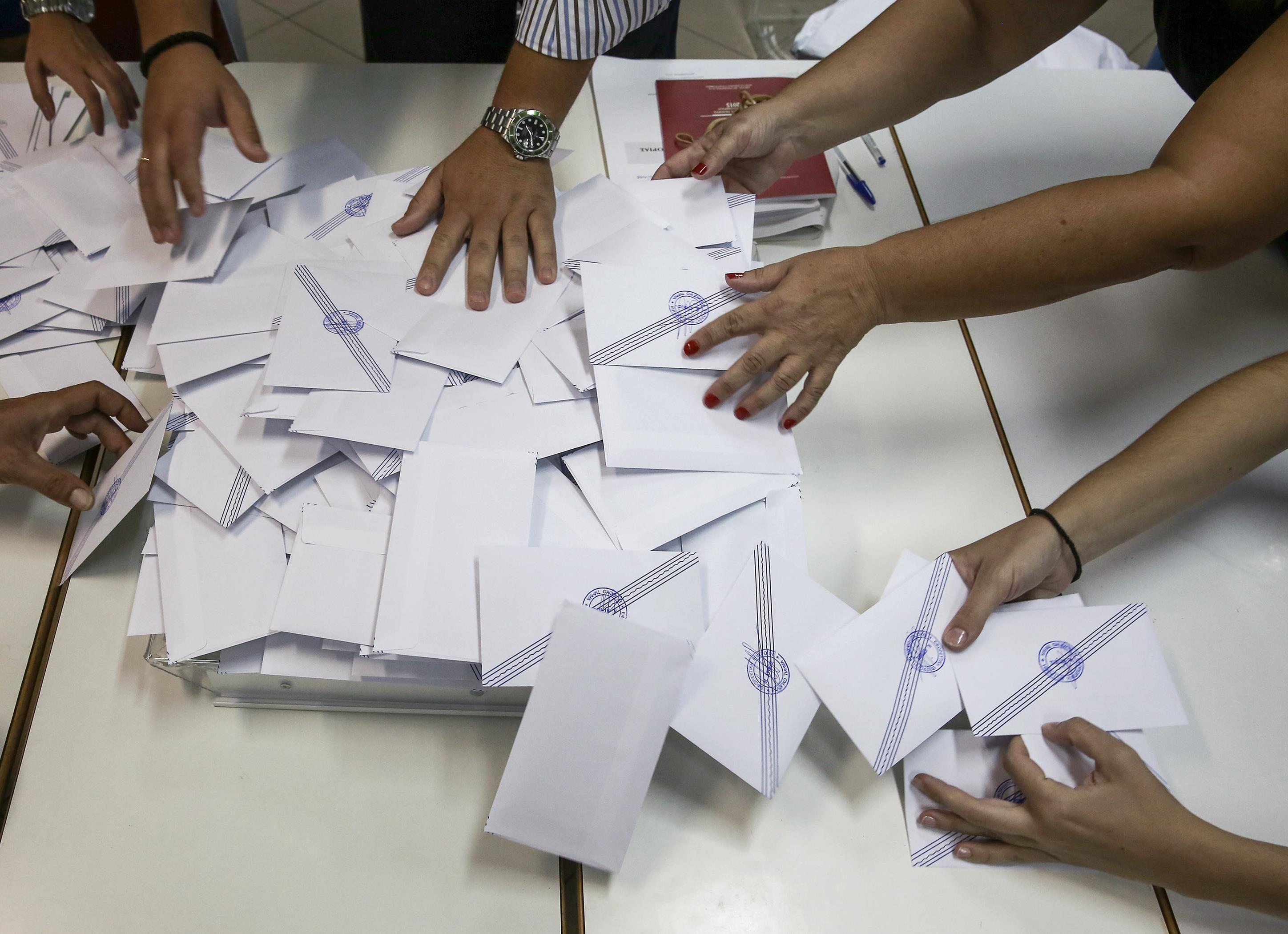 Εκλογικός νόμος: Αρχίζει η συζήτηση στη Βουλή, αναζητούνται 200 ψήφοι