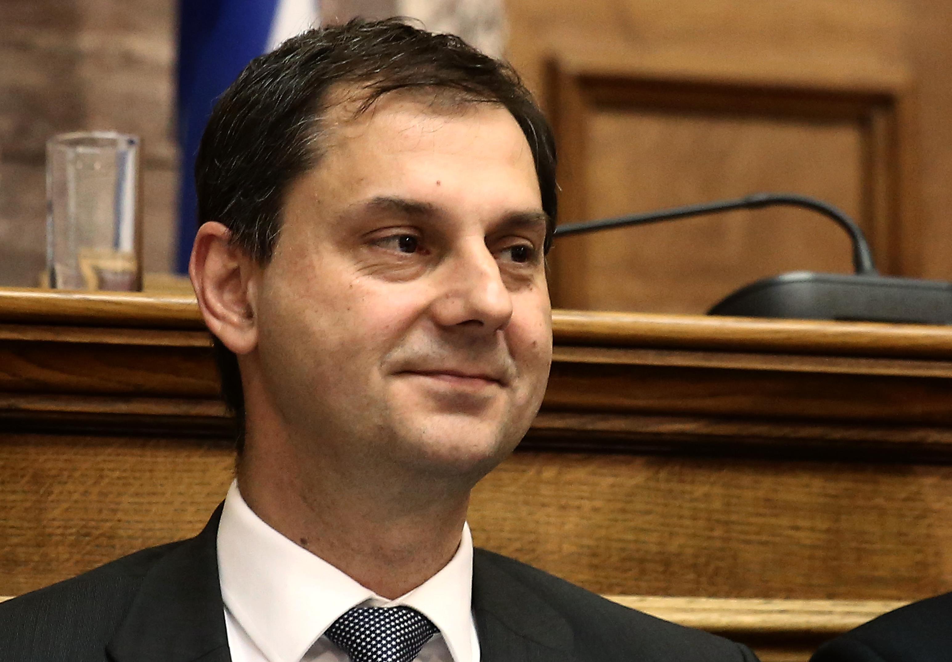 Διαξιφισμοί Ποταμιού – Θεοχάρη για «έδρα κλεμμένη»