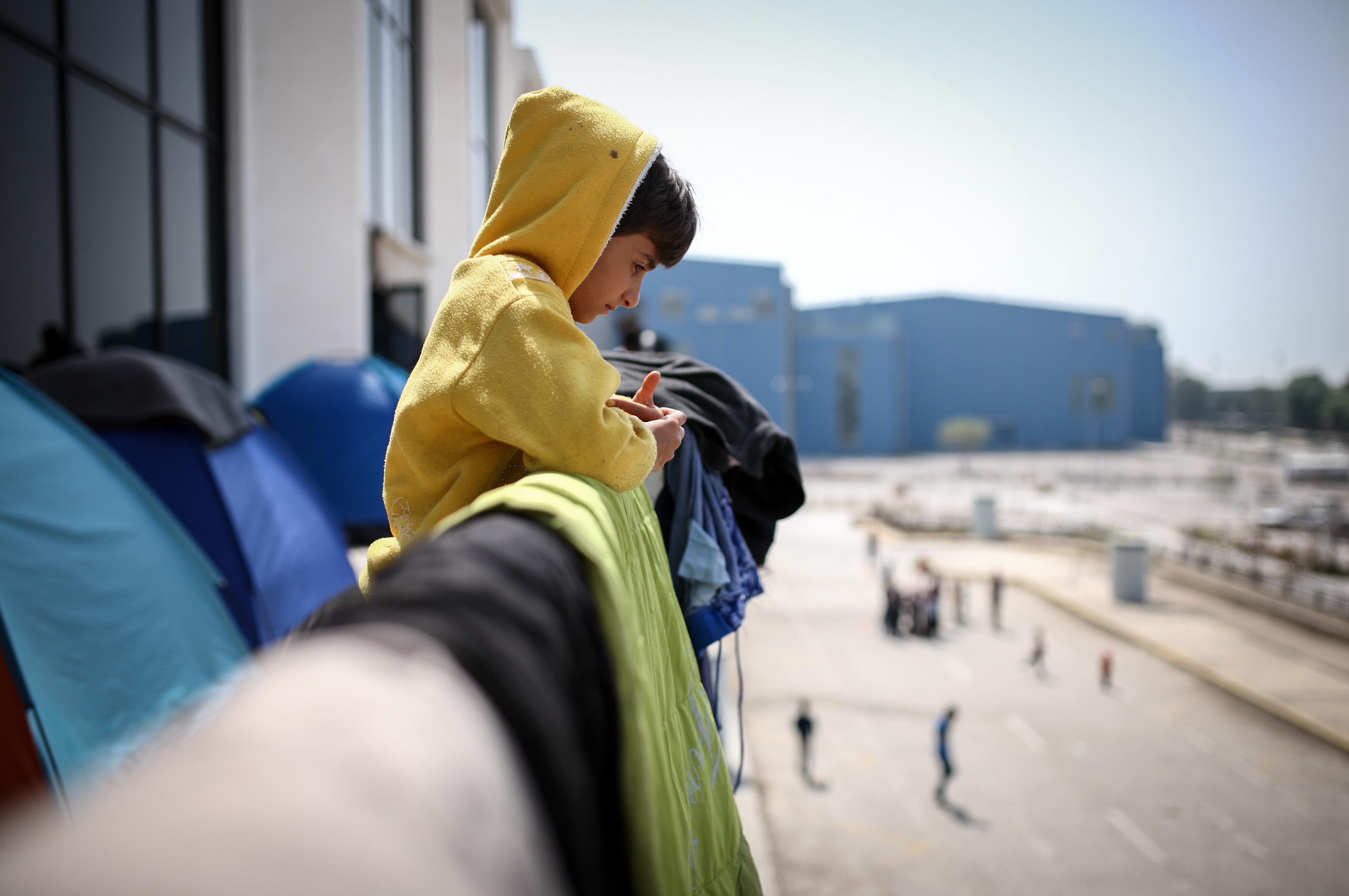 Επτά νέα κέντρα φιλοξενίας για τη μεταφορά προσφύγων από Ελληνικό, Πειραιά