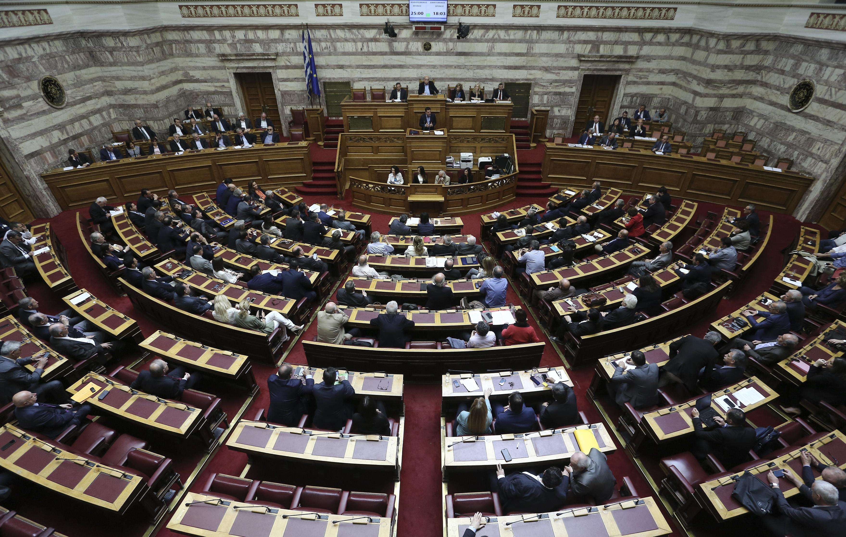 Δύσκολος στόχος οι 200 βουλευτές για τον εκλογικό νόμο