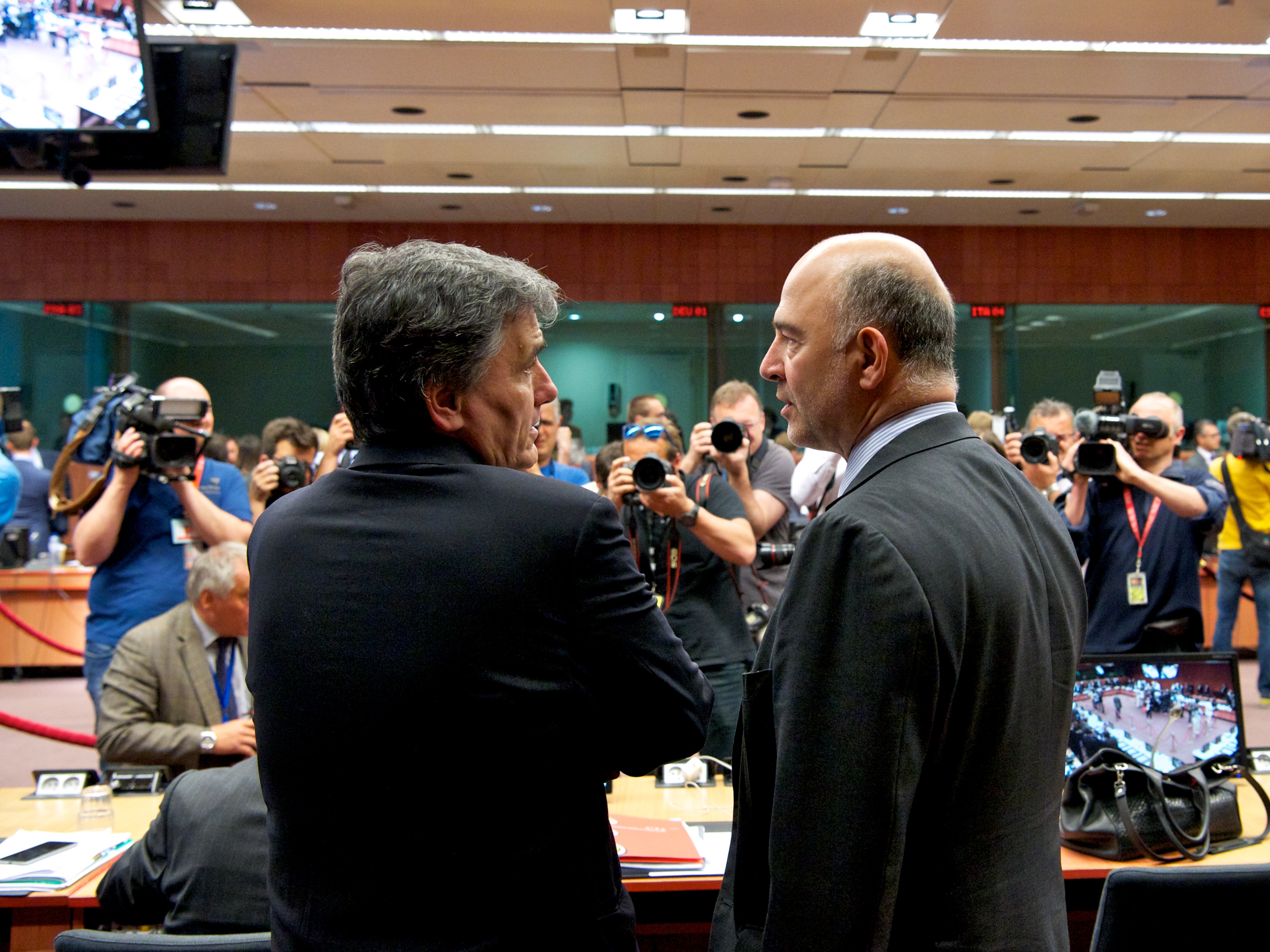 Πρωτογενές πλεόνασμα και καθυστερήσεις προαπαιτούμενων στο Eurogroup