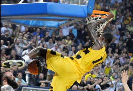 Ο Ουάιτ πιο θεαματικός παίκτης του πρωταθλήματος