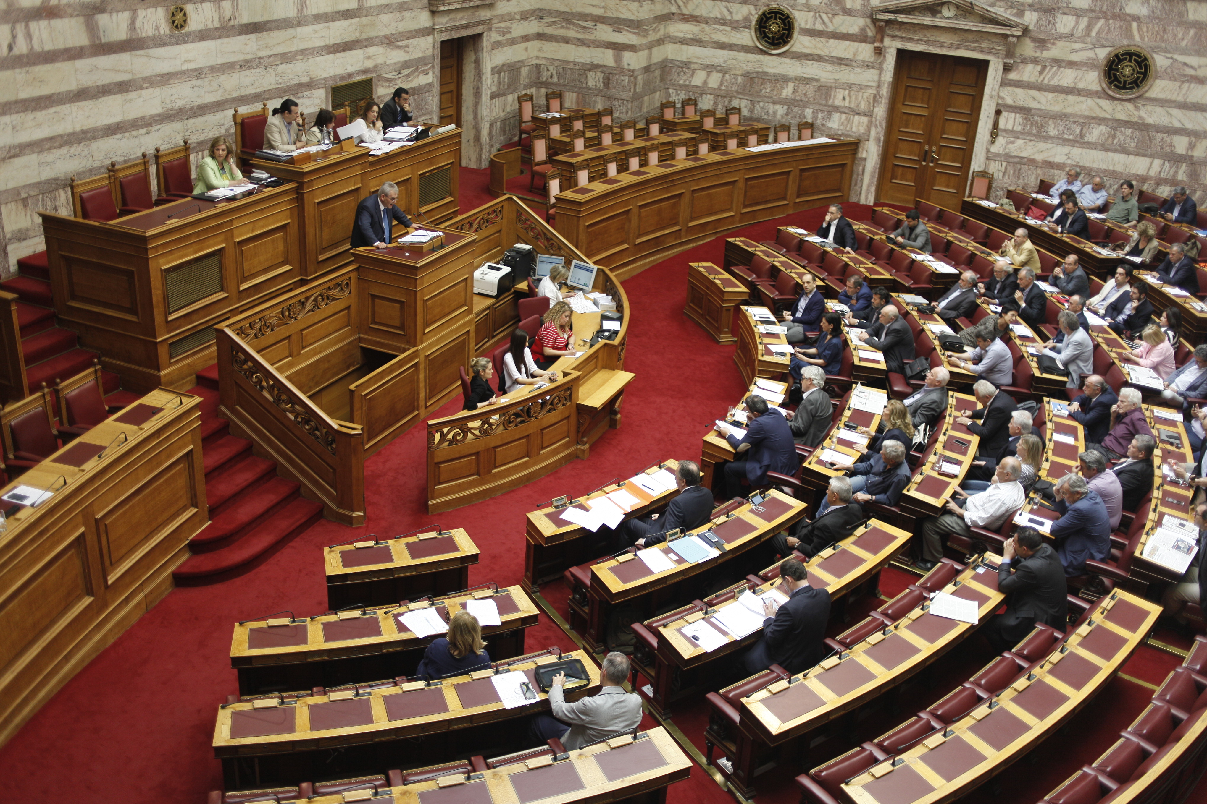 Ξεκίνησε στη Βουλή η συζήτηση του νέου εκλογικού νόμου