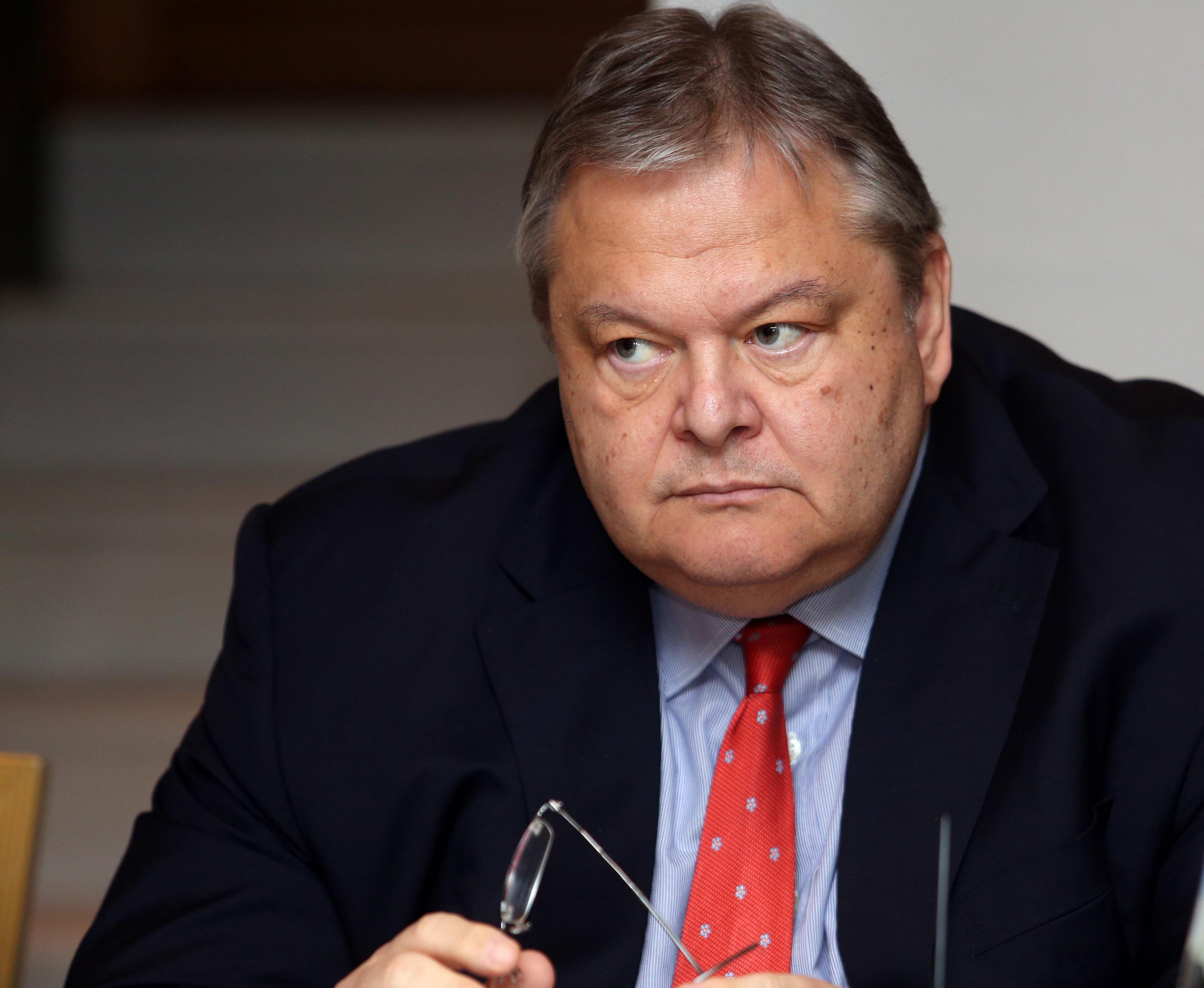 Βενιζέλος: Σοβιετικού τύπου τα επιχειρήματα για τις τηλεοπτικές άδειες