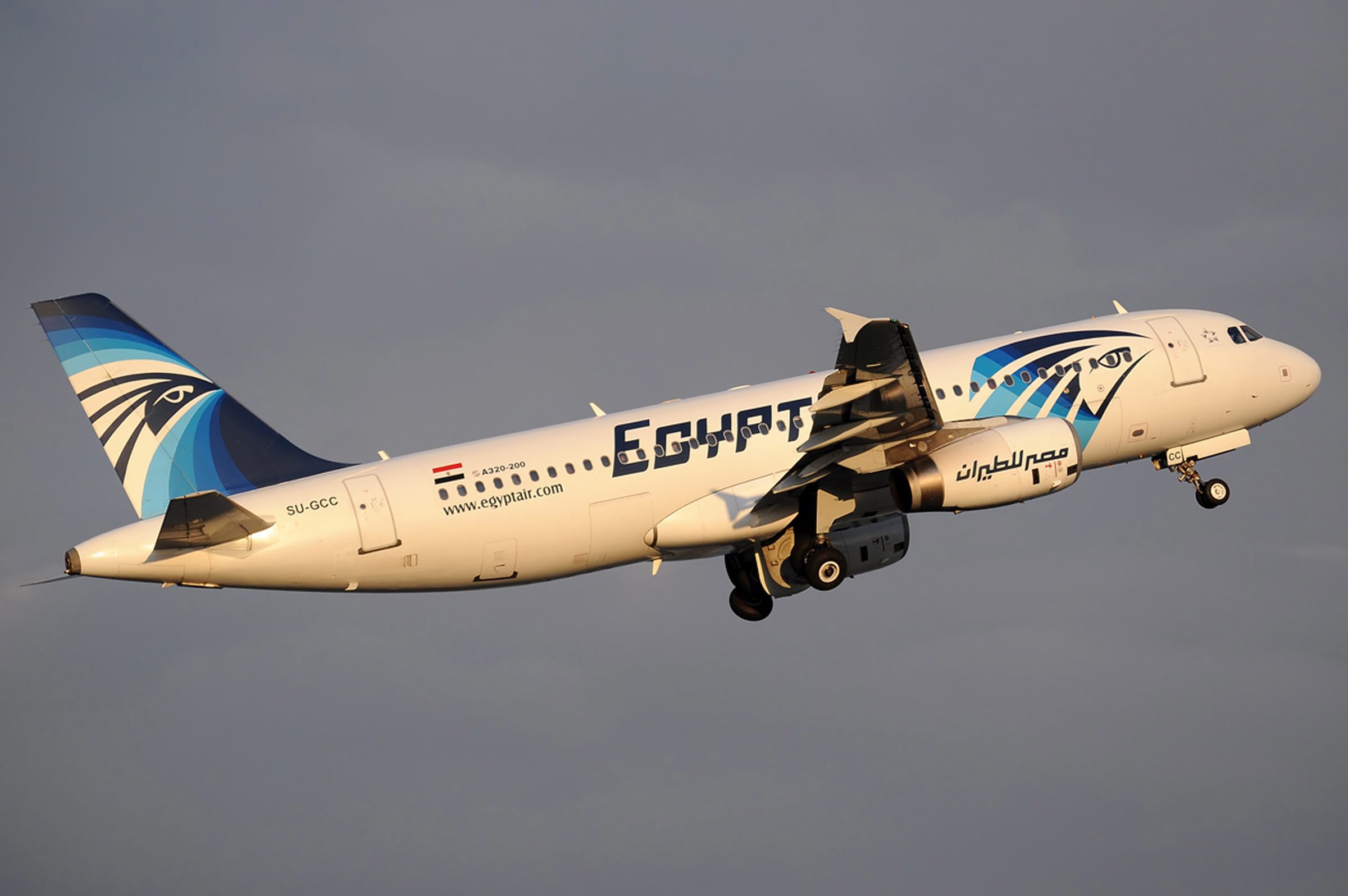 Φωτιά στο αεροπλάνο της EgyptAir πριν τη συντριβή «δείχνουν» τα μαύρα κουτιά