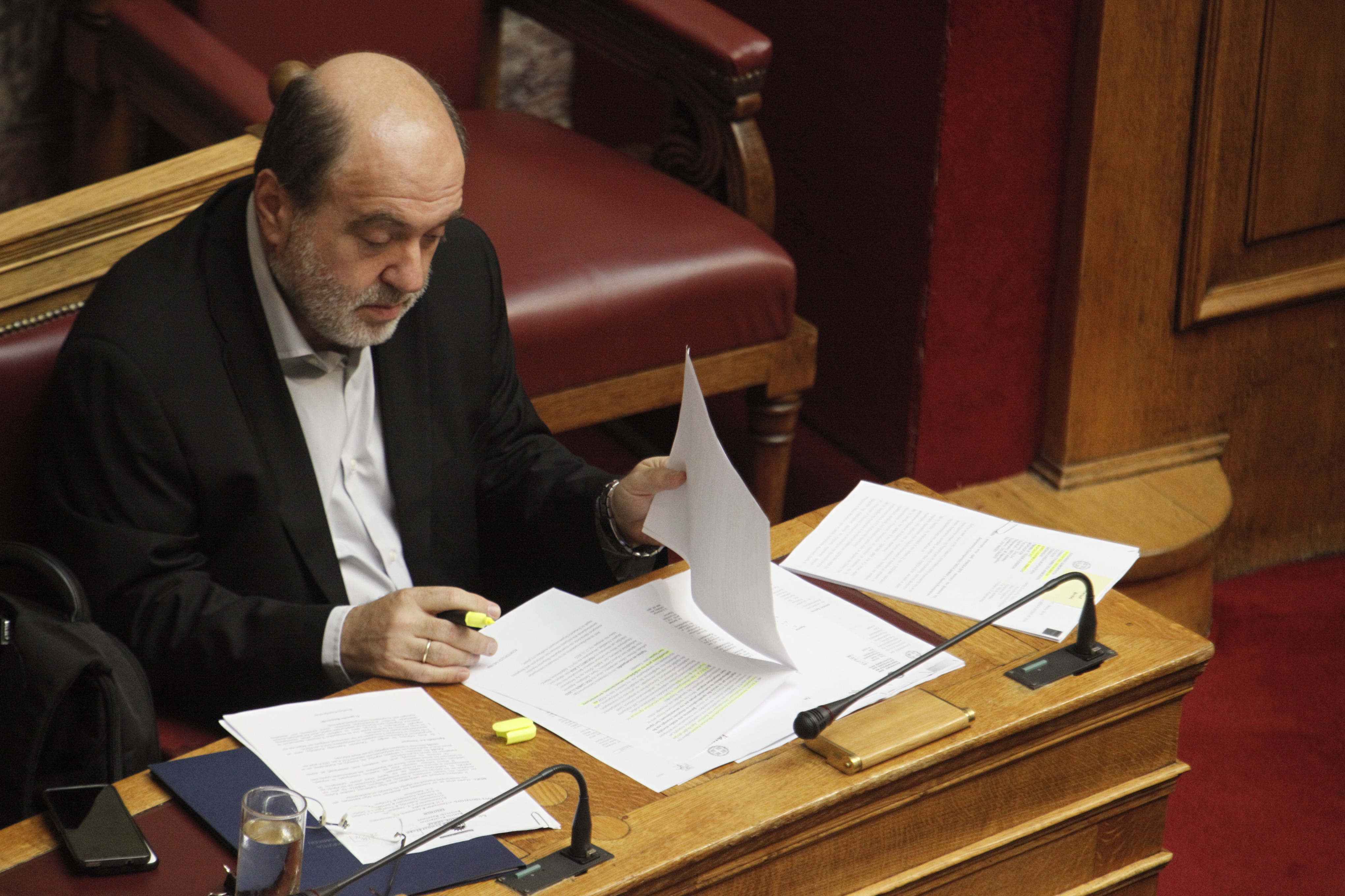 Στη Γερμανια ο Αλεξιάδης με πολυμελή αποστολή για βοήθεια κατά της φοροδιαφυγής