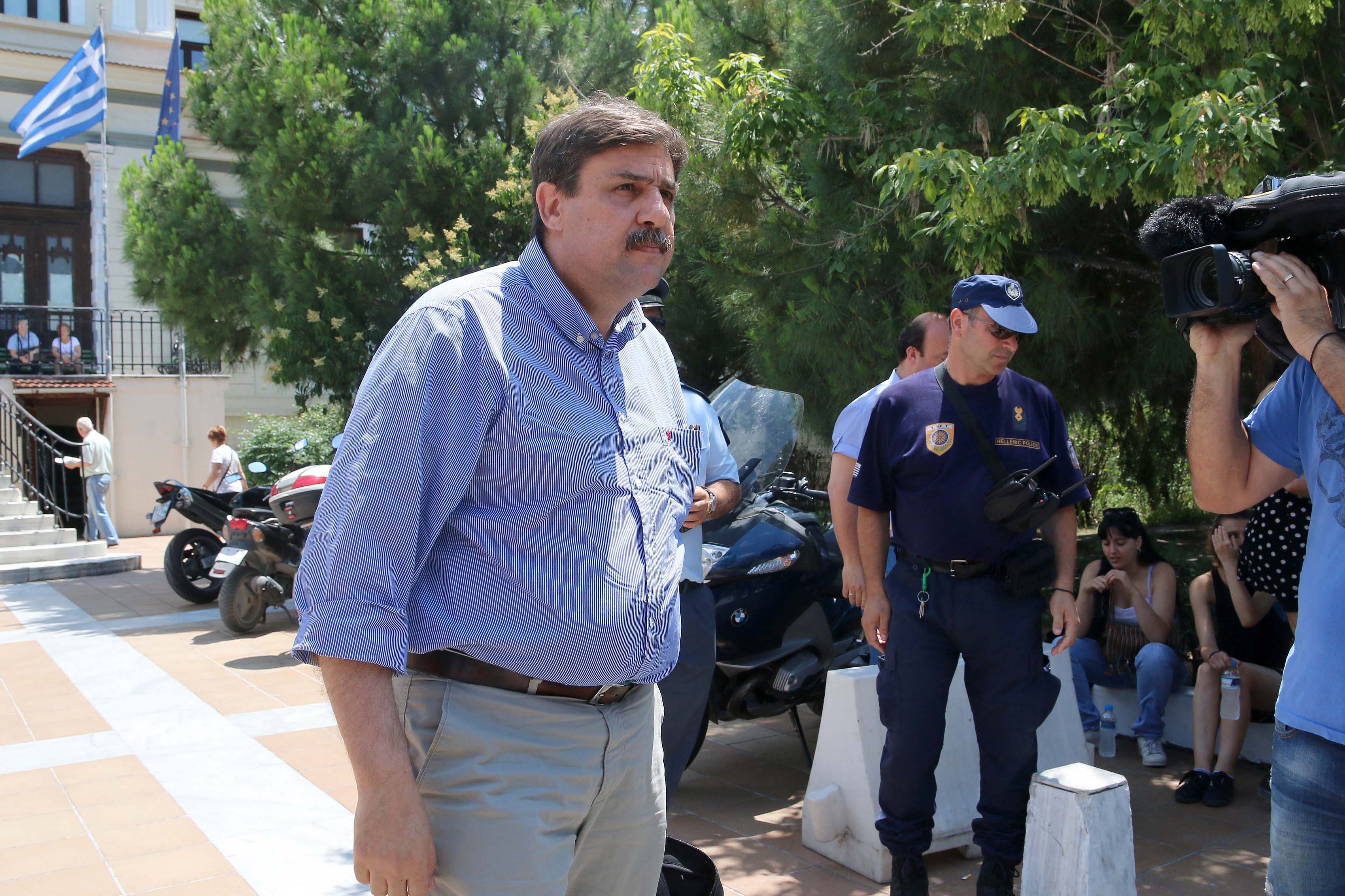 Για «κλειστές πόρτες» κατηγορούν τον υπουργό Υγείας οι φαρμακοποιοί