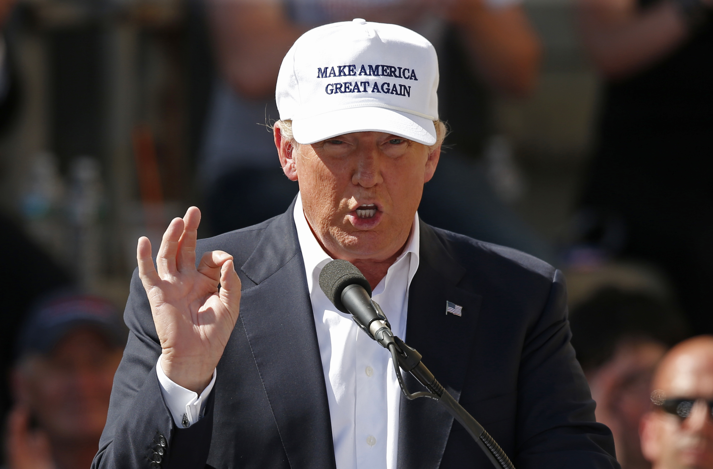 Εμπλοκή του ΝΑΤΟ στον πόλεμο κατά του Ισλαμικού Κράτους θέλει ο Τραμπ