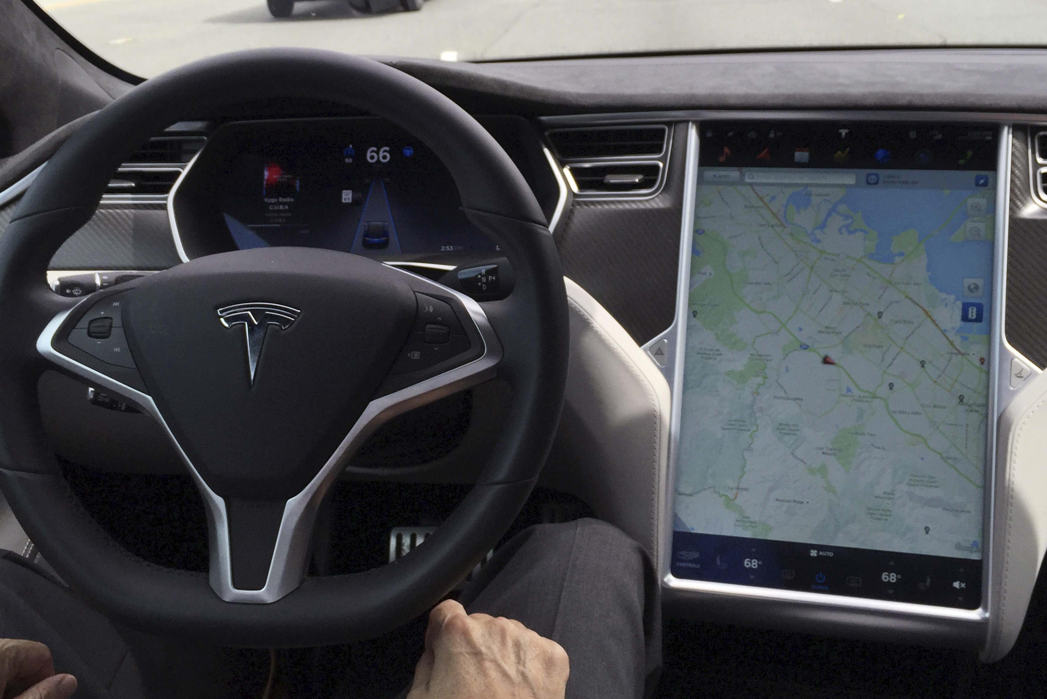 Δεύτερο δυστύχημα με αυτοκίνητο Tesla υπό έρευνα