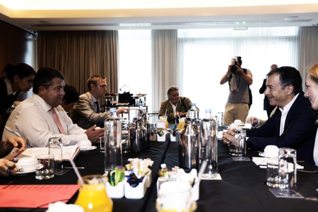 Θεοδωράκης: Στην κοινωνική πολιτική να στρέψει το ενδιαφέρον της η ΕΕ