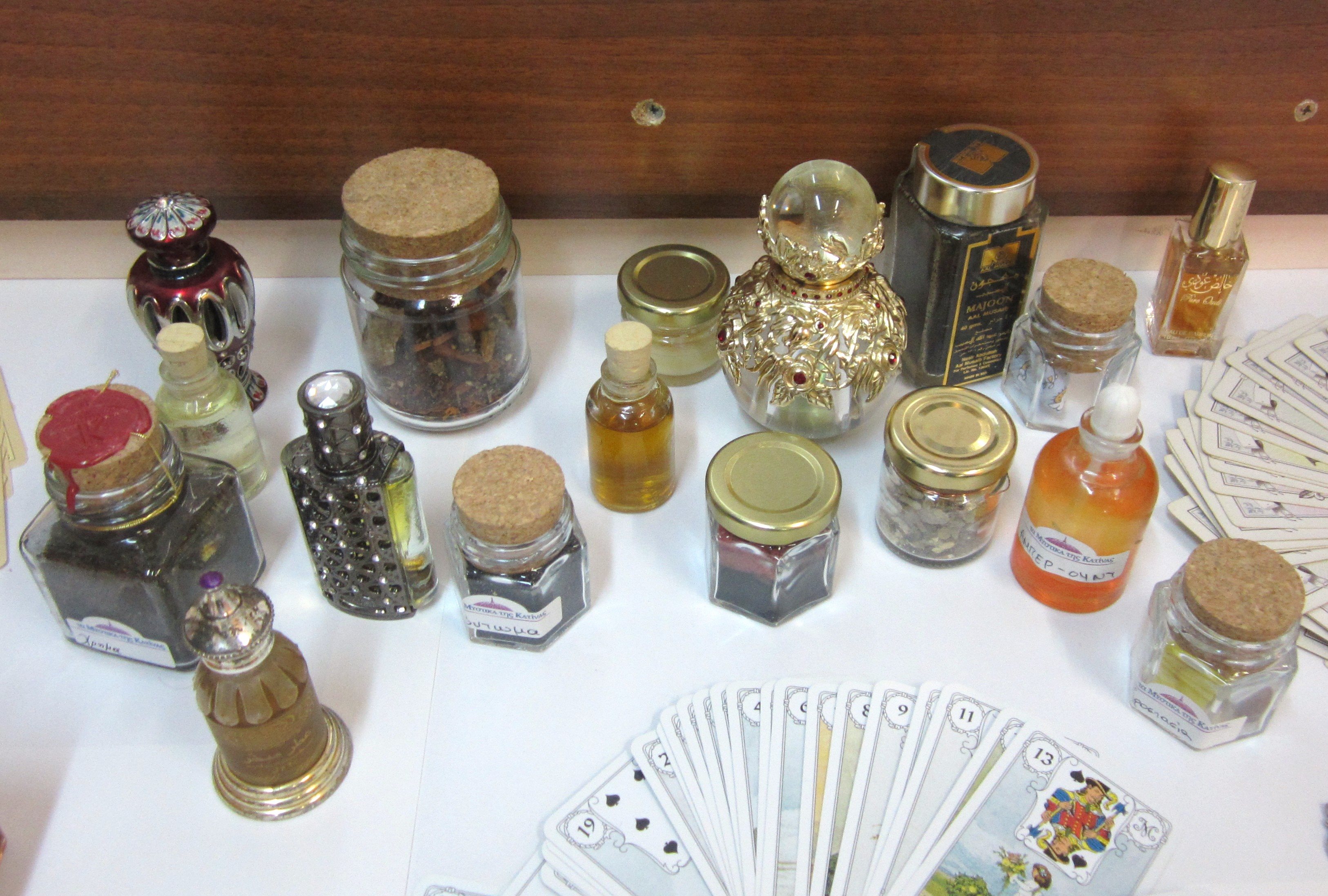 Έστησαν γραφείο χαρτομαντείας κι εξαπατούσαν ανυποψίαστους πολίτες