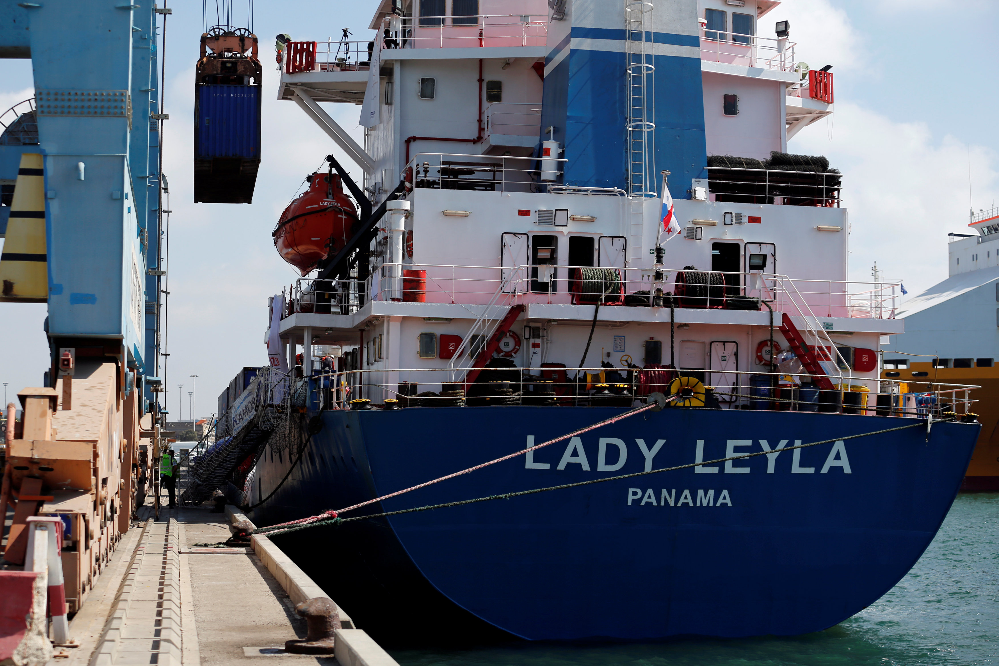 «Έδεσε» στο Ισραήλ τουρκικό πλοίο με ανθρωπιστική βοήθεια για τη Γάζα