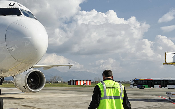 Στα Τίρανα παίζουν την κολοκυθιά για τη μεγάλη ληστεία στο αεροδρόμιο