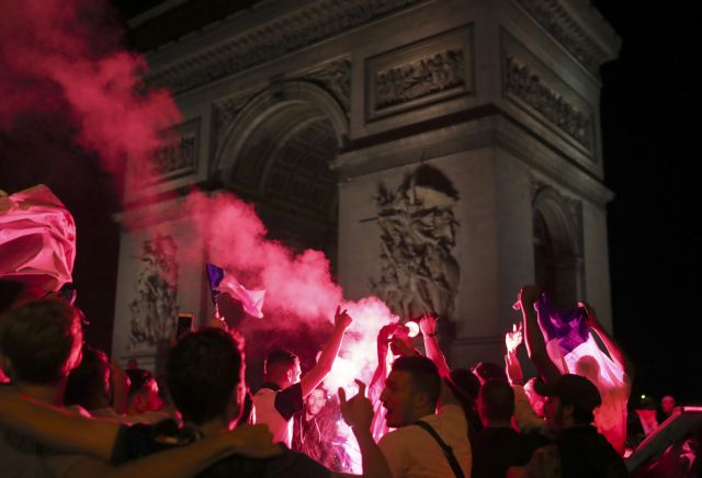 Επεισόδια και συλλήψεις στους πανηγυρισμούς των Γάλλων