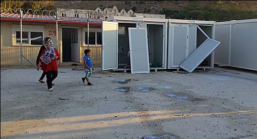 Επεισόδια μεταξύ προσφύγων και αστυνομικών στη Λέρο