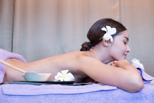 6 καλλυντικά που μπορείς να αντικαταστήσεις με το αλάτι