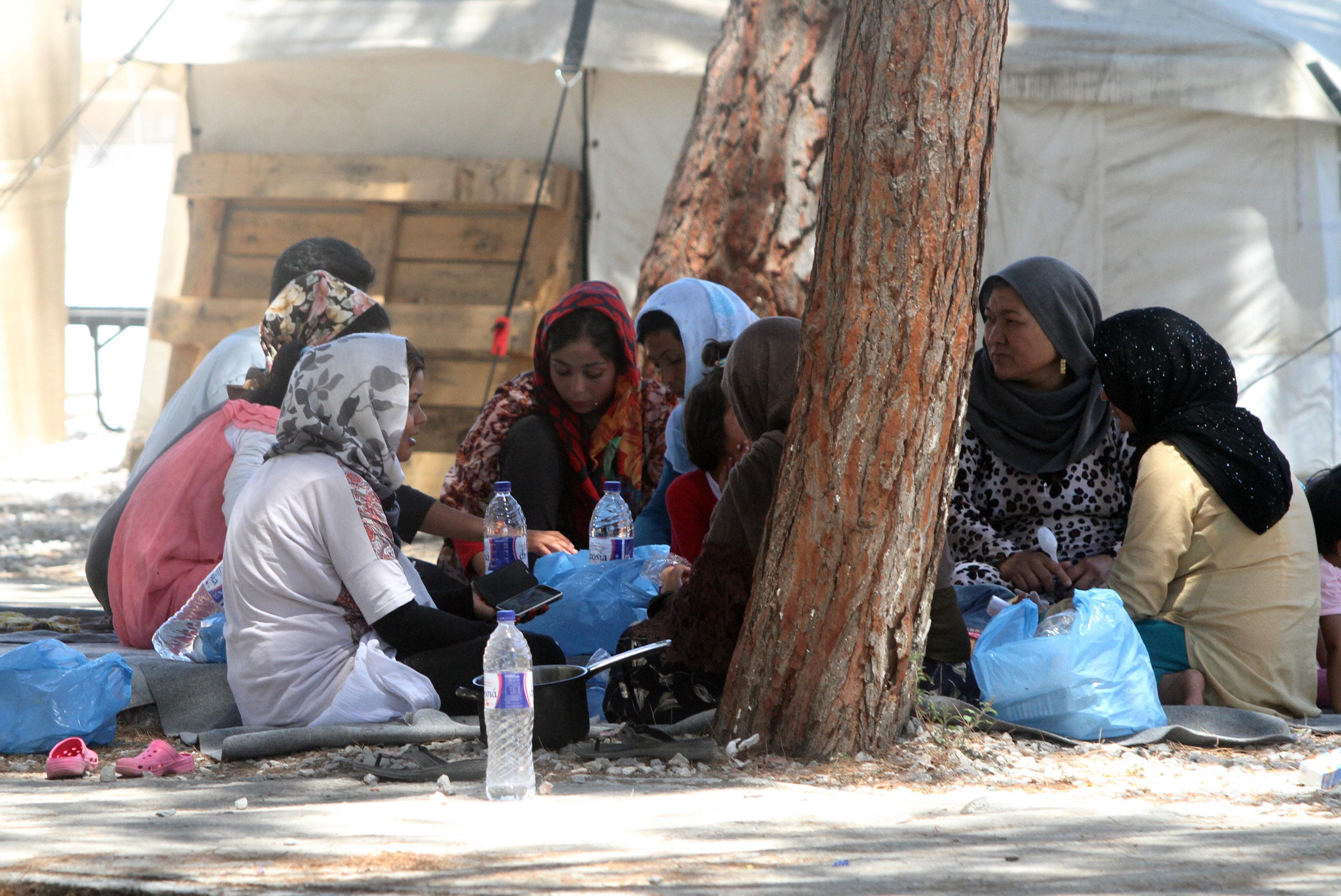Αβραμόπουλος: Yπολείπεται του στόχου o ρυθμός μετεγκατάστασης προσφύγων