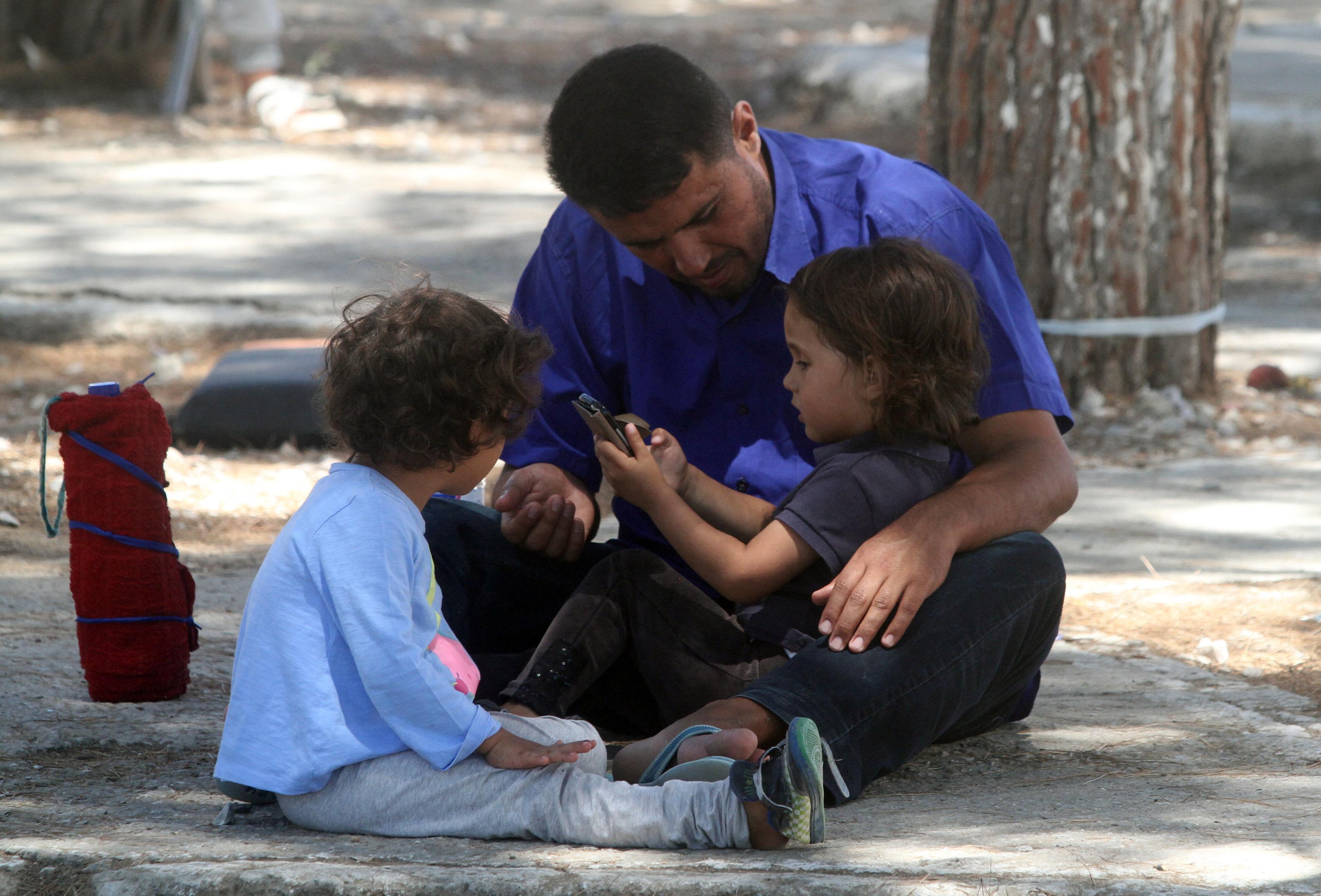 Αντωνοπούλου: Κλείνει σε εύλογο διάστημα το κέντρο προσφύγων στη Σίνδο
