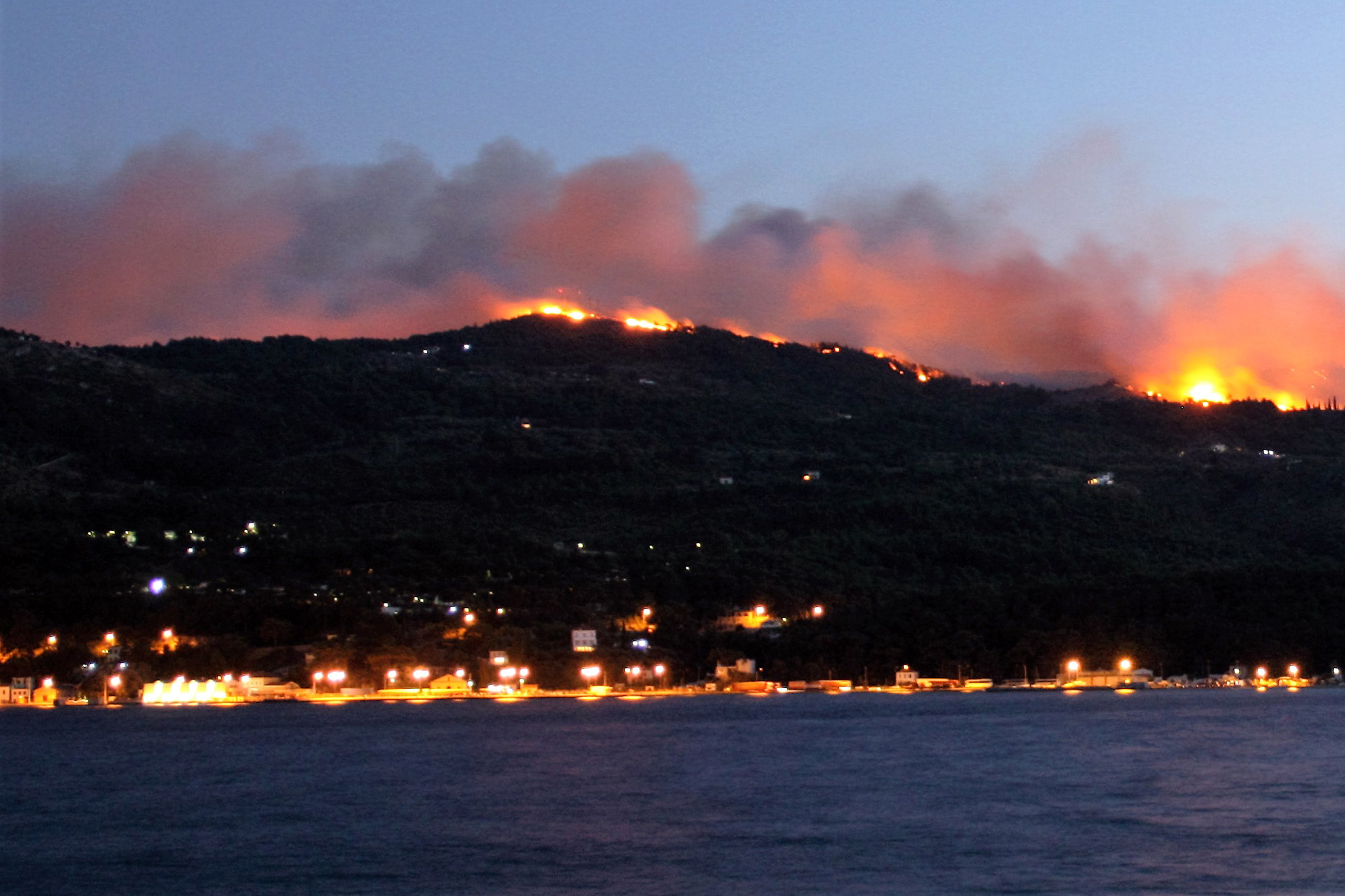 Τετραετής ποινή φυλάκισης με αναστολή για τον υπαίτιο της φωτιάς στη Σάμο