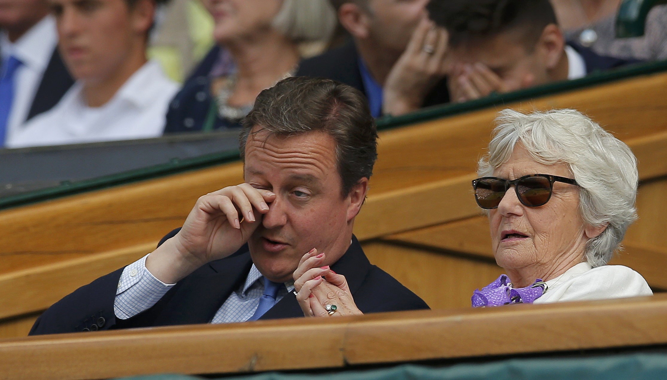 Κάμερον: Συμφέρον μας, να παραμείνουμε κοντά στην ΕΕ