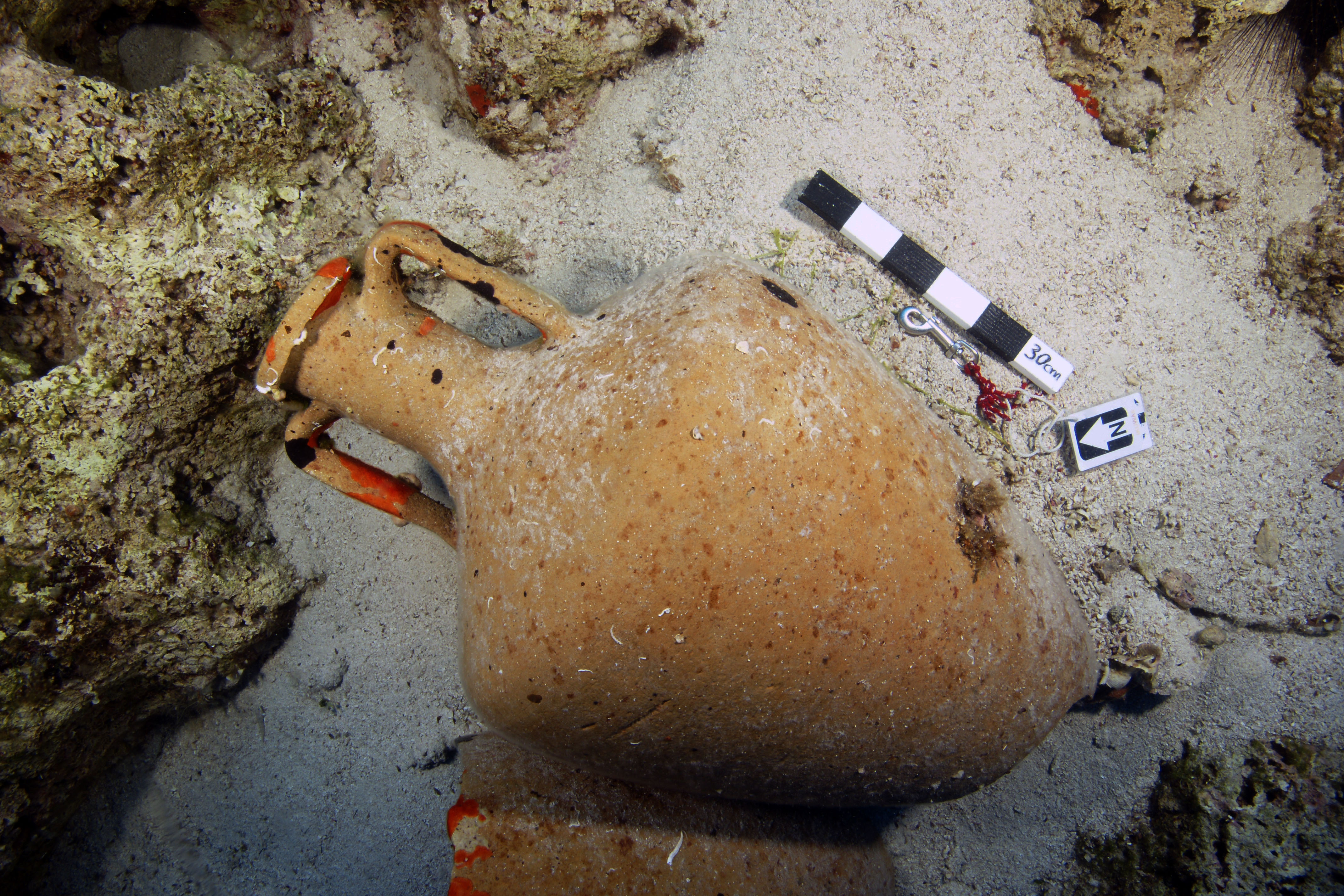 Αρχαίος αμφορέας με ανθρώπινα οστά βρέθηκε σε παραλία της Ιεράπετρας