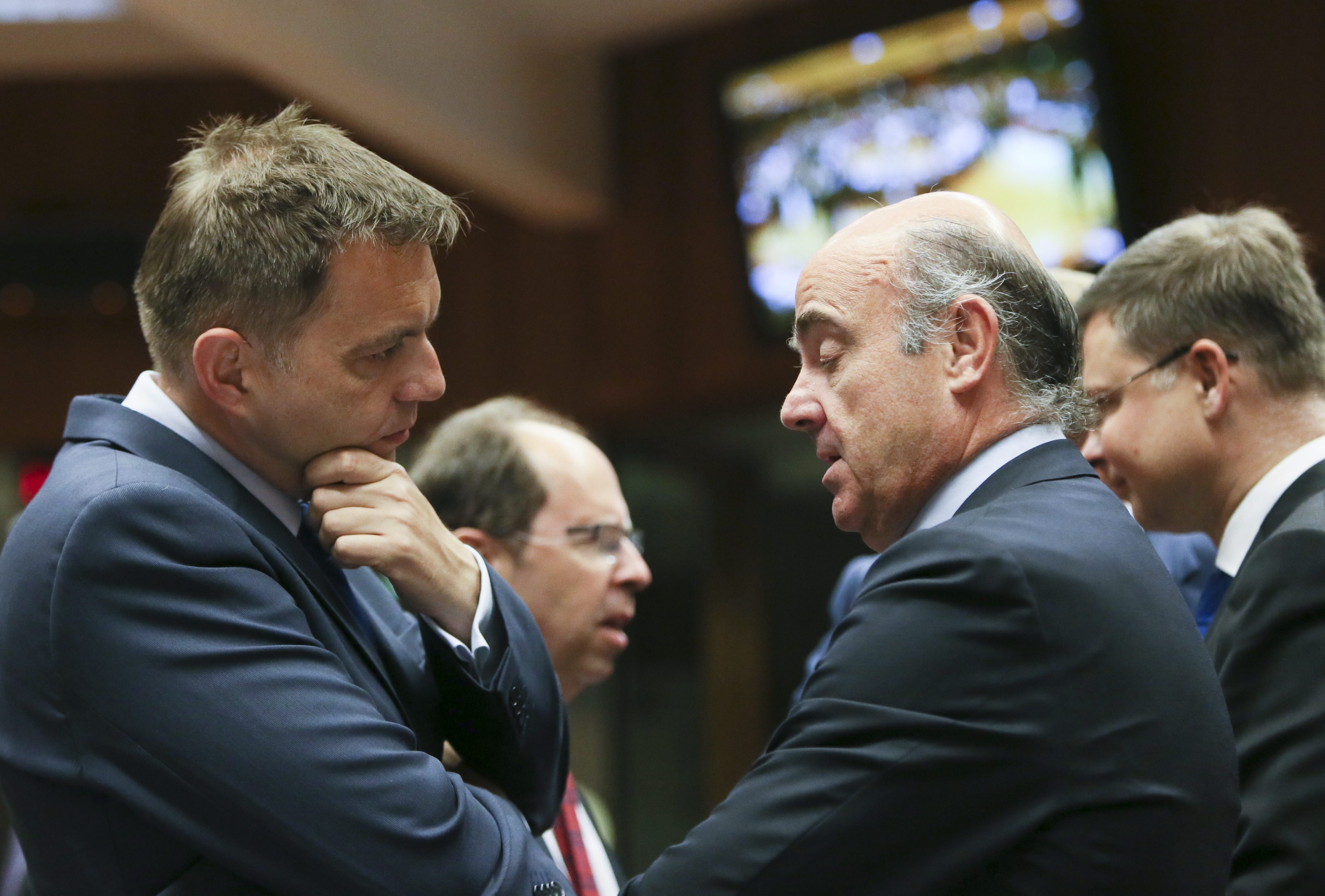 Ecofin: Αποφασίζει για τα υπερβολικά ελλείμματα Ισπανίας και Πορτογαλίας