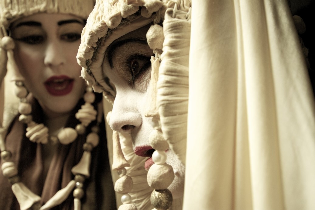 Ο επιτυχημένος «Αλκιβιάδης Άγιος» του Θεάτρου Ρόδα σε Κηφισιά και Βύρωνα