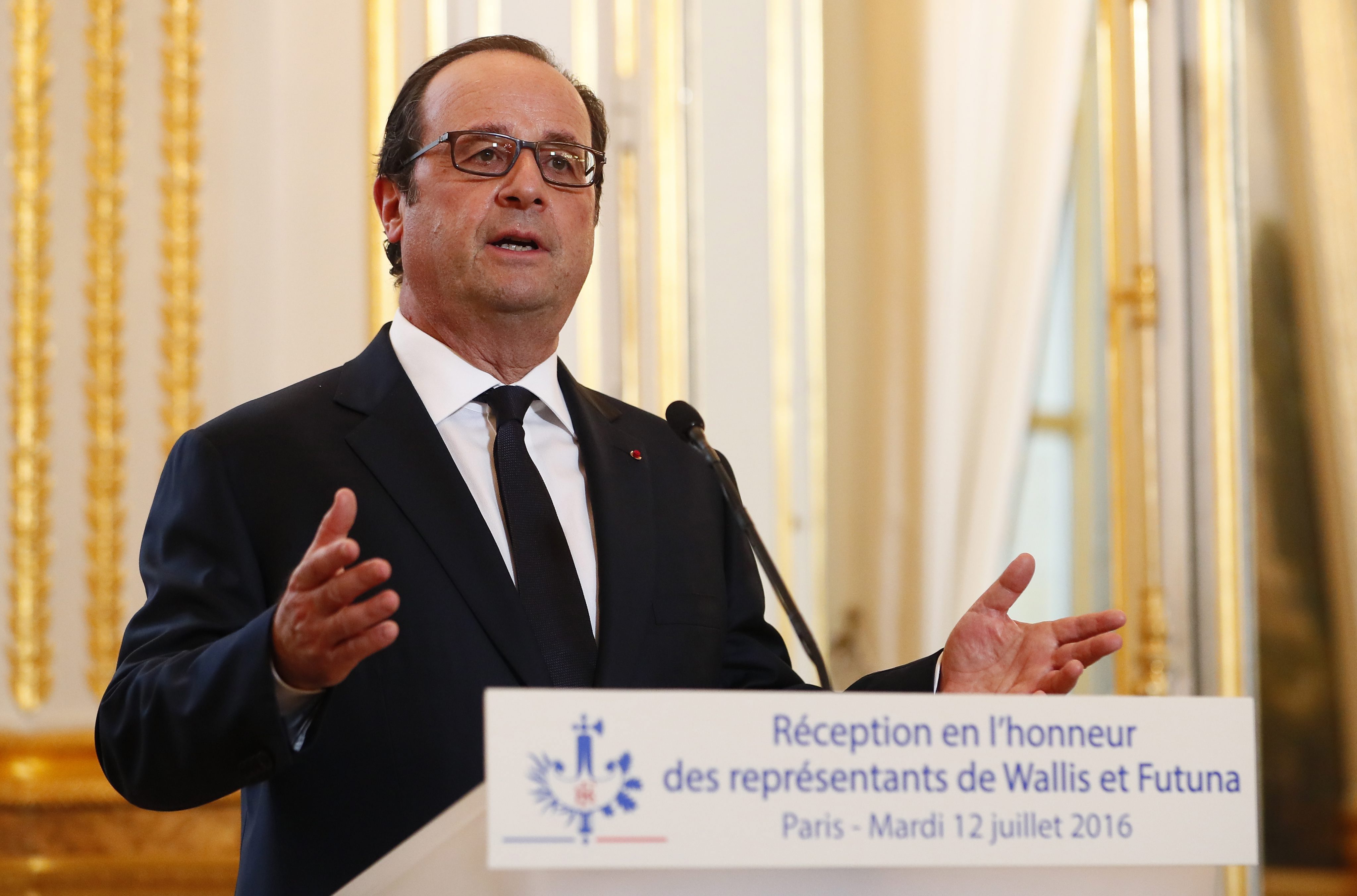 Πρωτοβουλίες για την ΕΕ των «27» αναλαμβάνει ο Ολάντ