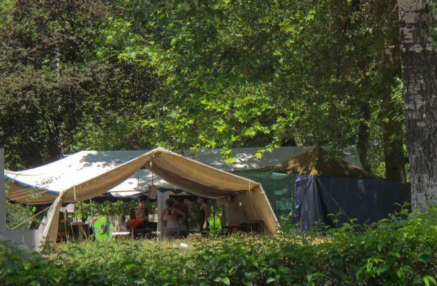 Πρόσφυγες μεταφέρθηκαν στο ΑΠΘ για το No Border Camp