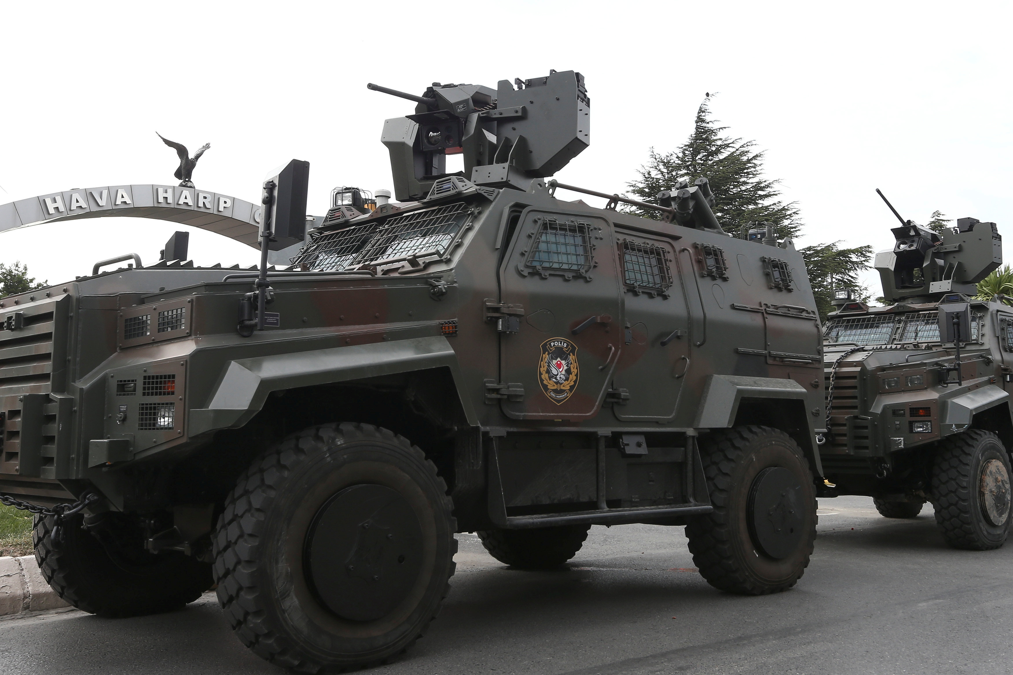 Στρατιώτης άνοιξε πυρ έξω από τα δικαστήρια στην Άγκυρα