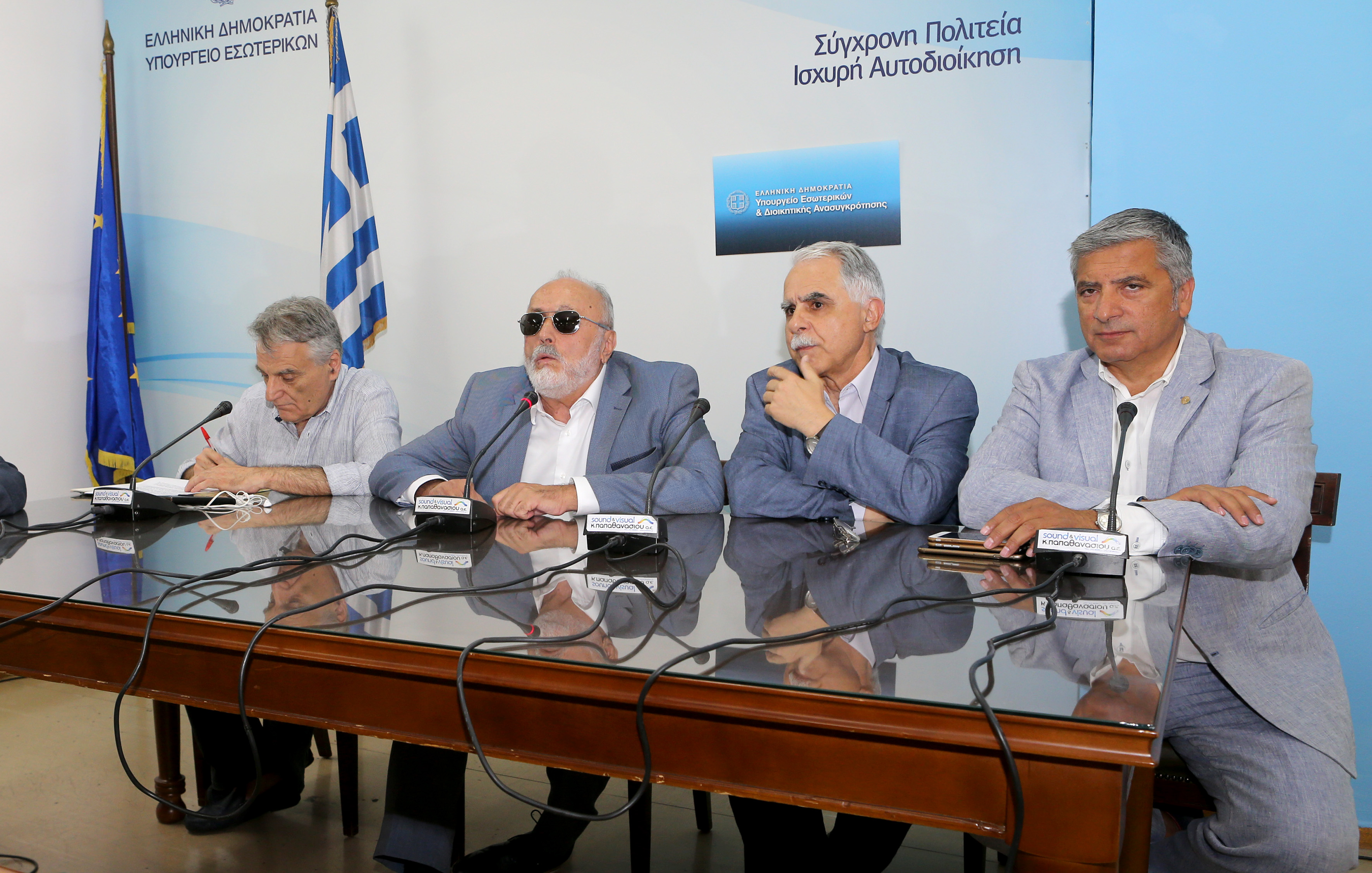 ΥΠΕΣ: 326 εκατ. ευρώ στους ΟΤΑ για εξόφληση ληξιπρόθεσμων οφειλών