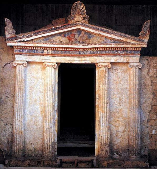 Επισκέψιμοι οι Μακεδονικοί Τάφοι των Λευκαδίων και το θέατρο αρχαίας Μίεζας