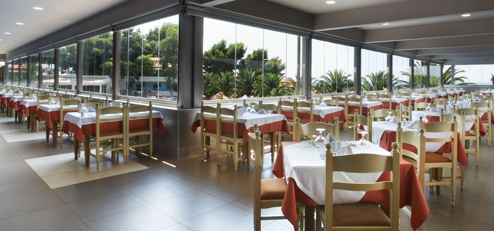 Blue Dolphin Hotel στη Μεταμόρφωση Χαλκιδικής: εδώ κάθε στιγμή γίνεται μια ανεπανάληπτη εμπειρία