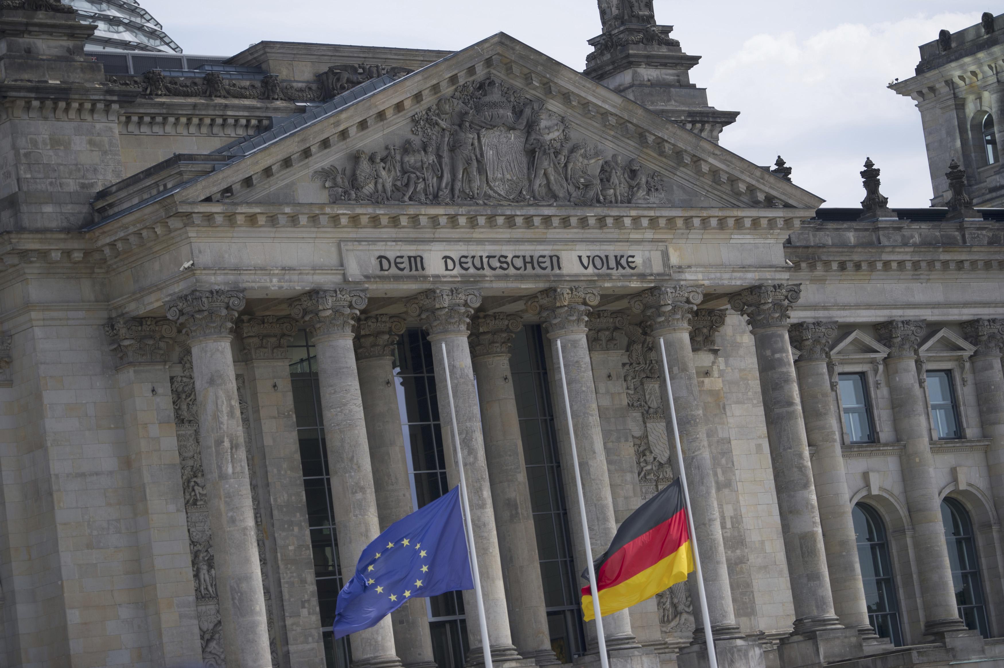 Γερμανία: Τάση ενίσχυσης του ξενοφοβικού AfD μετά τις επιθέσεις